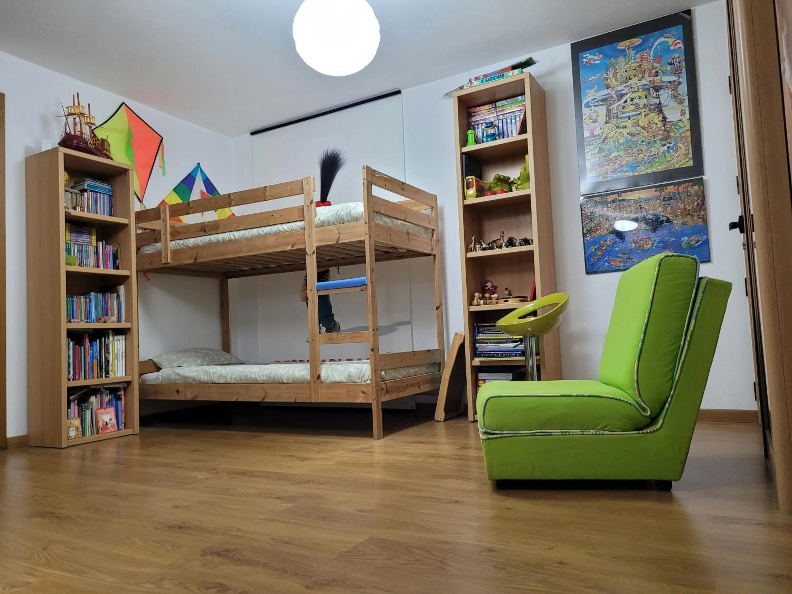 bunk bed, Bed in Coloured Studio