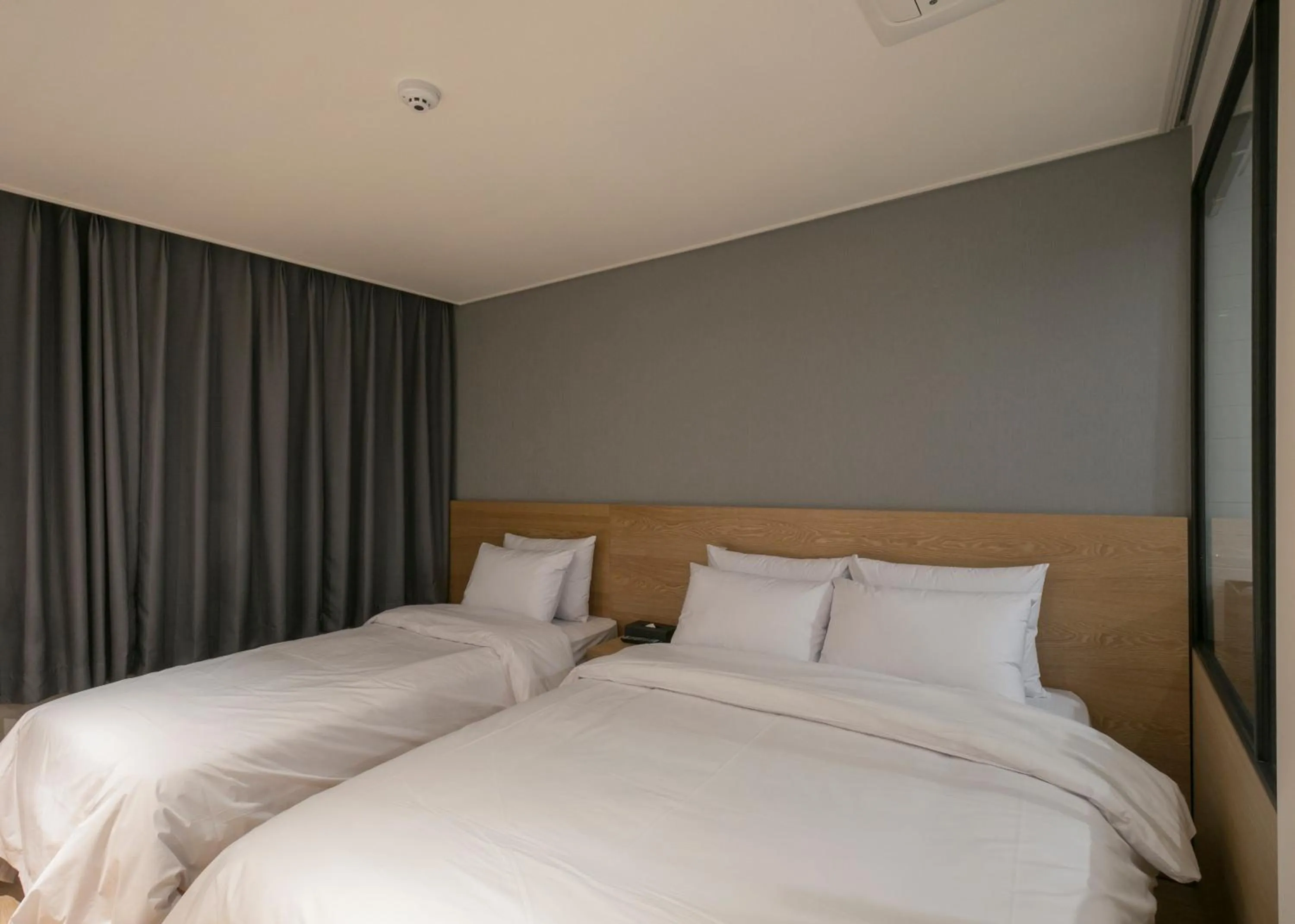 Bed in Hotel Wolmido