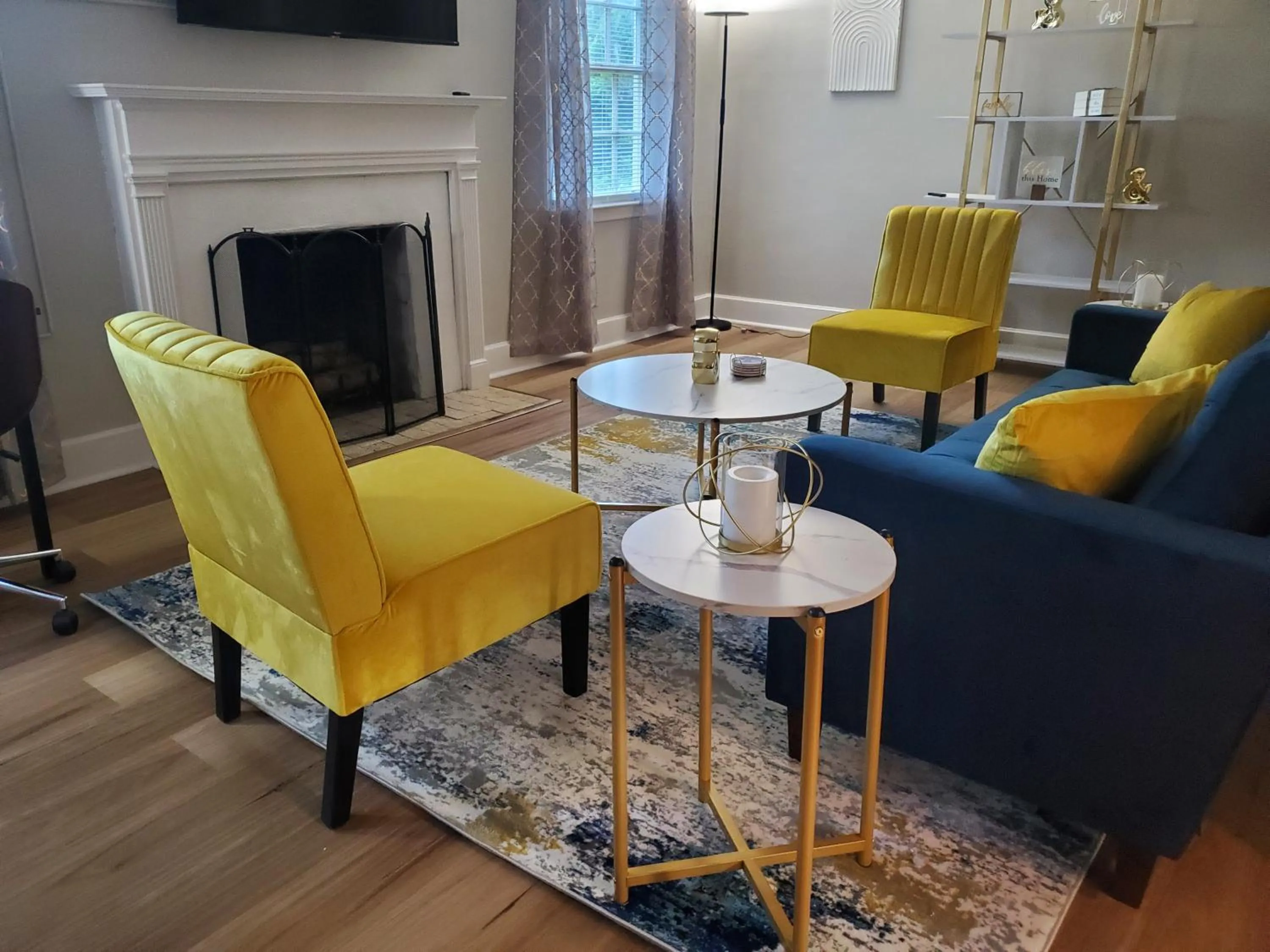 Living room in Cheerful 2 BR Near Colleges, Downtown, Attractions