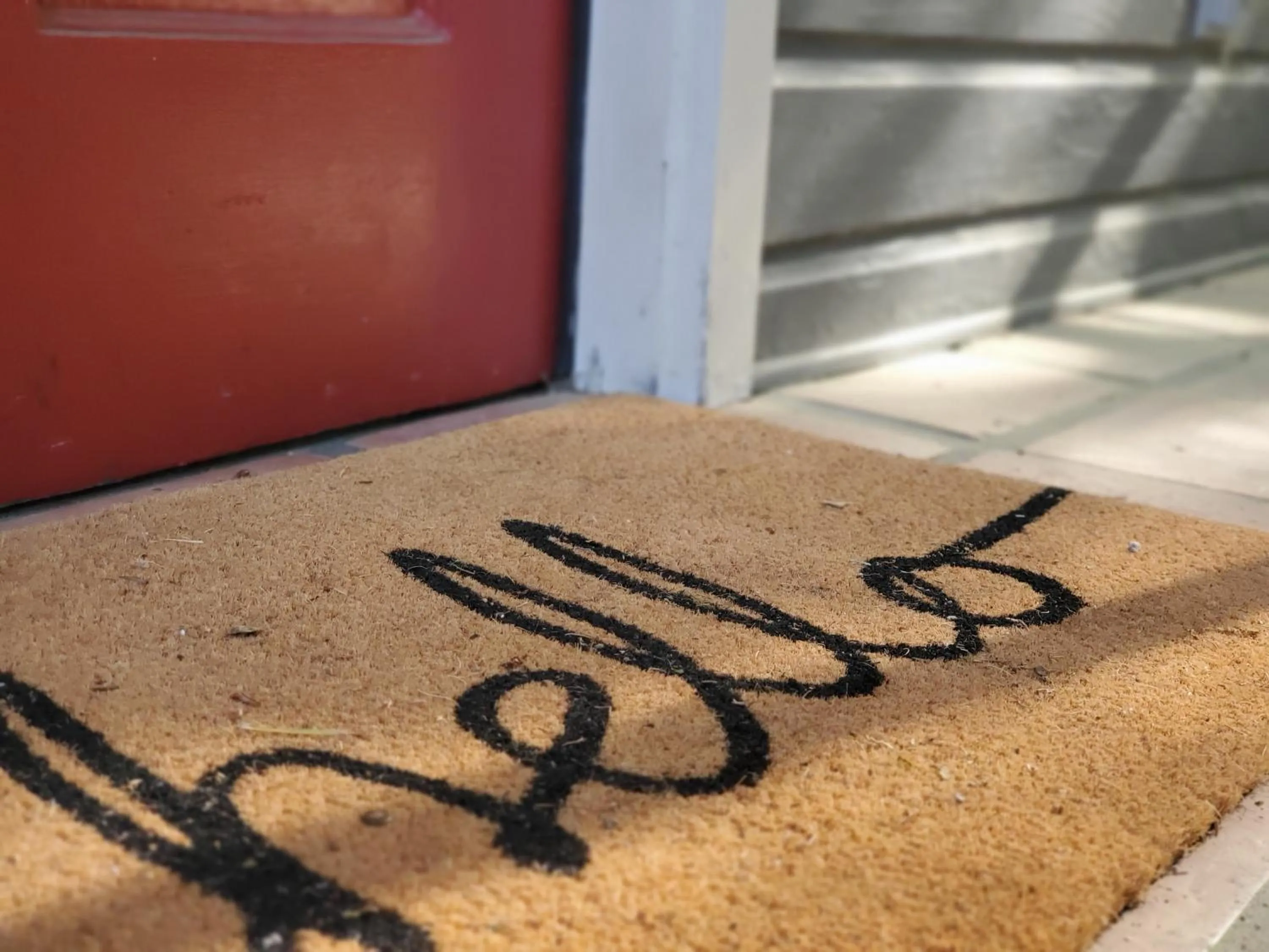 Cheerful 2 BR Near Colleges, Downtown, Attractions