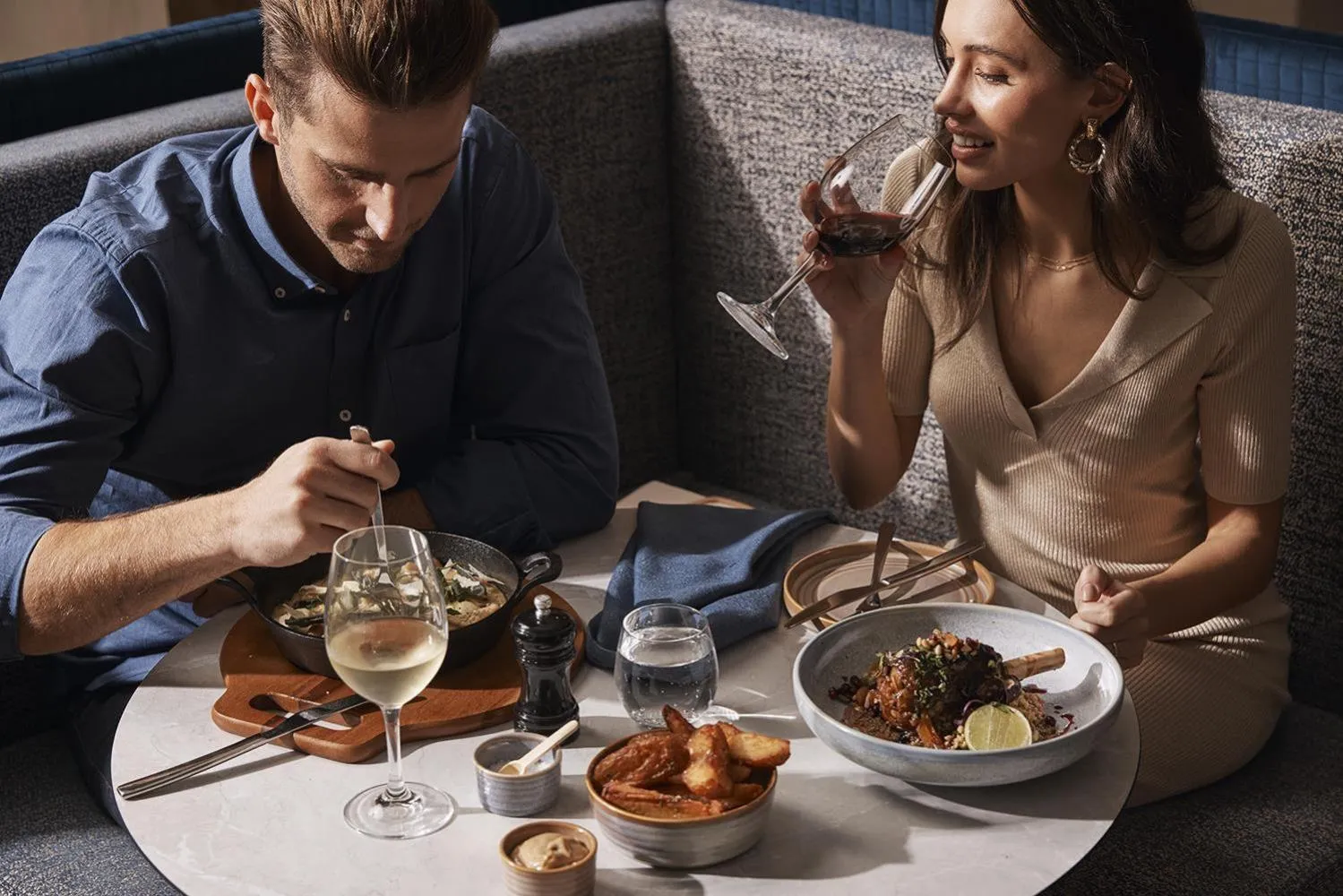 Food and drinks in Hotel Alba Adelaide