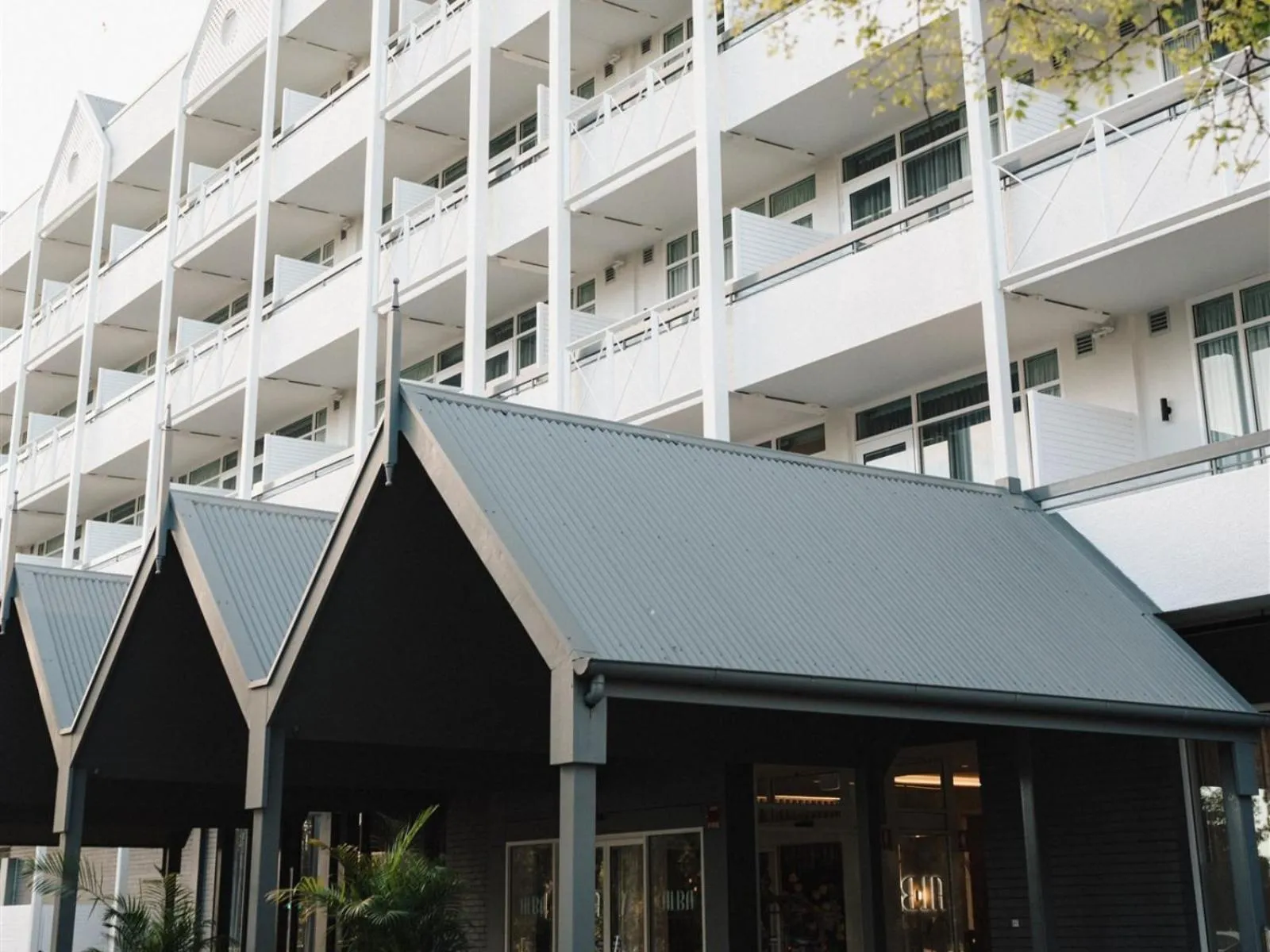Property building in Hotel Alba Adelaide