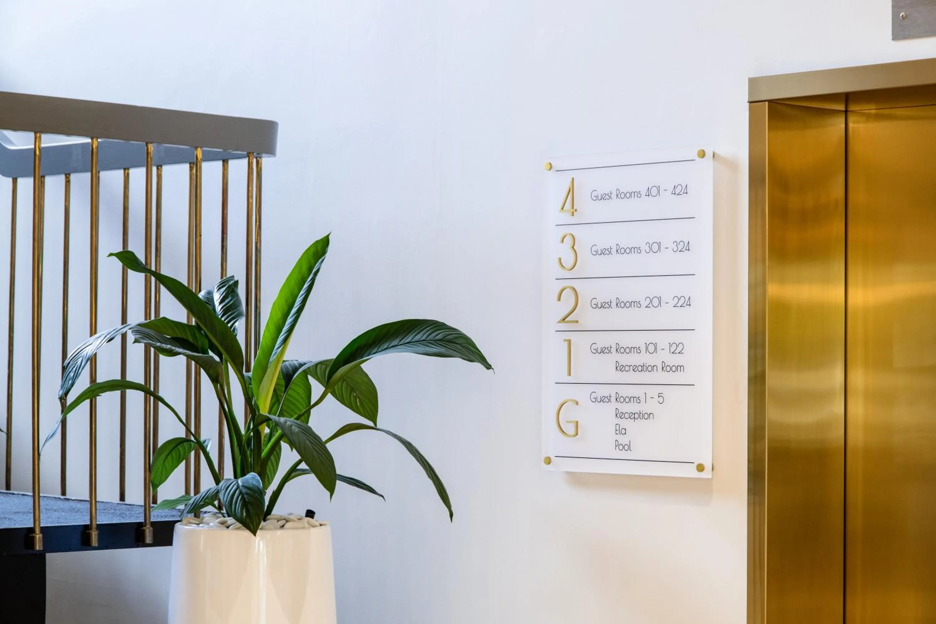 Property building in Hotel Alba Adelaide