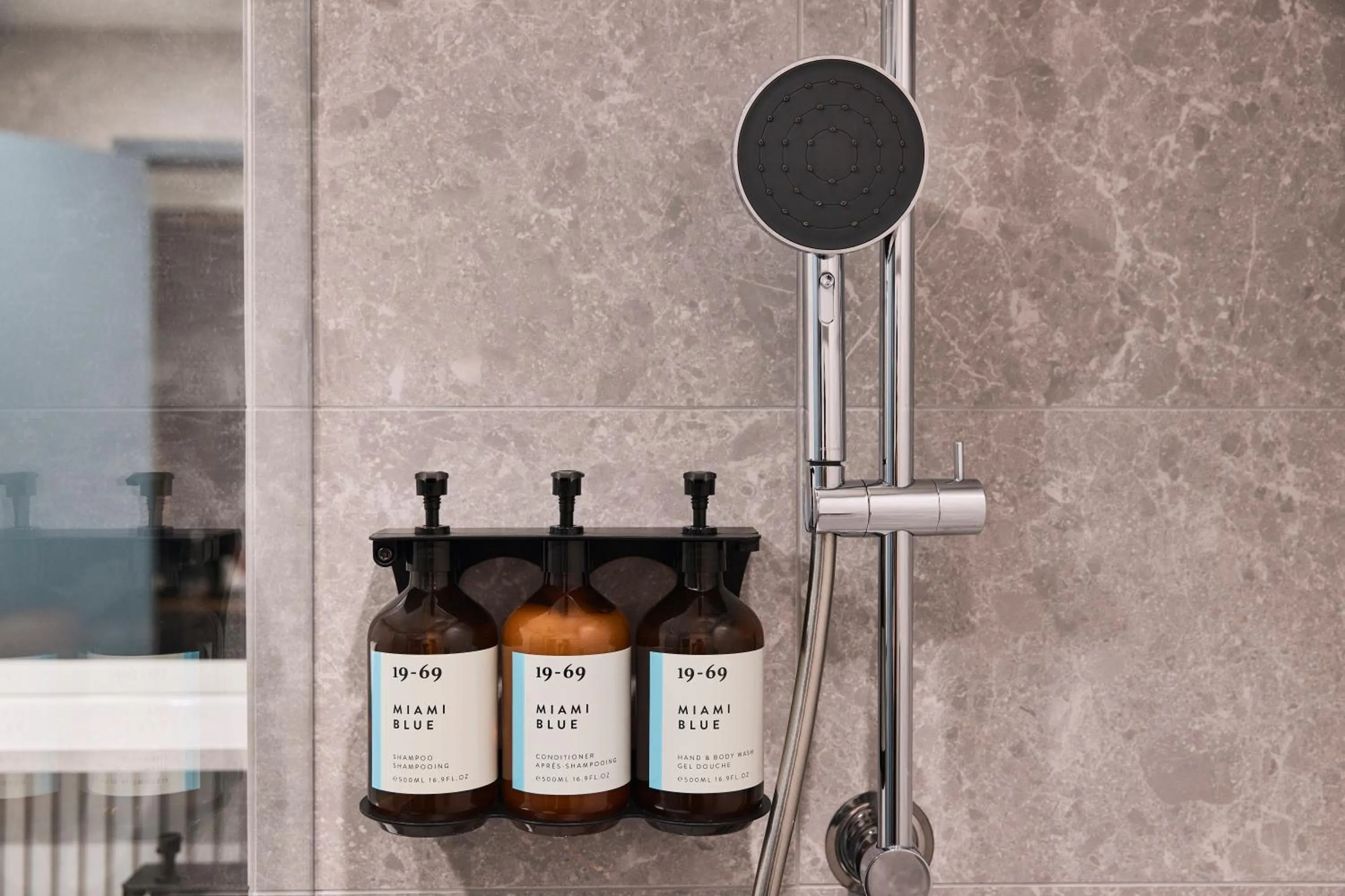 Bathroom in Hotel Alba Adelaide