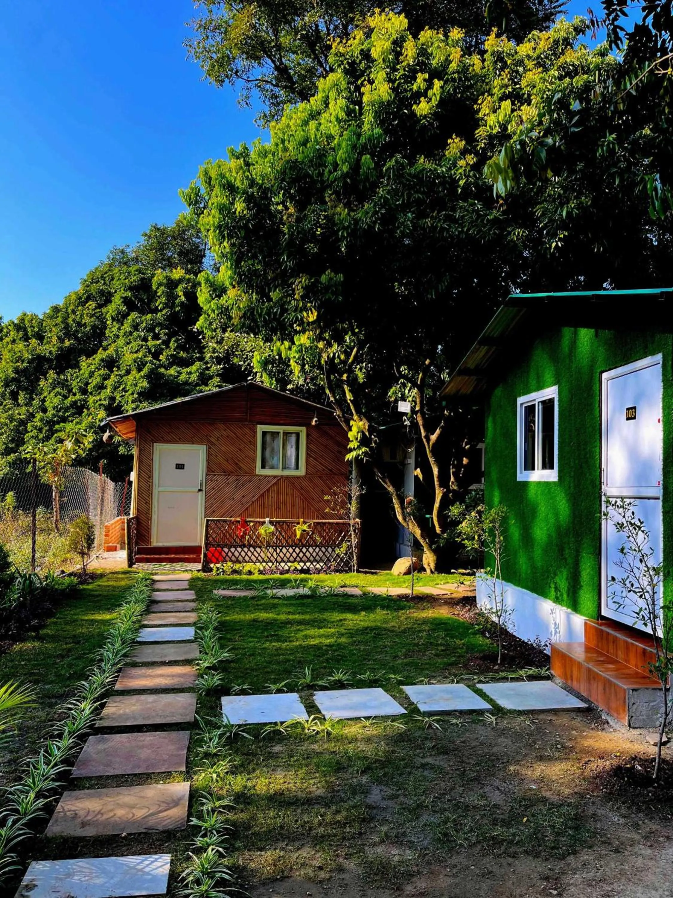 Facade/entrance in Hotel O Royal Tree Cafe And Resort