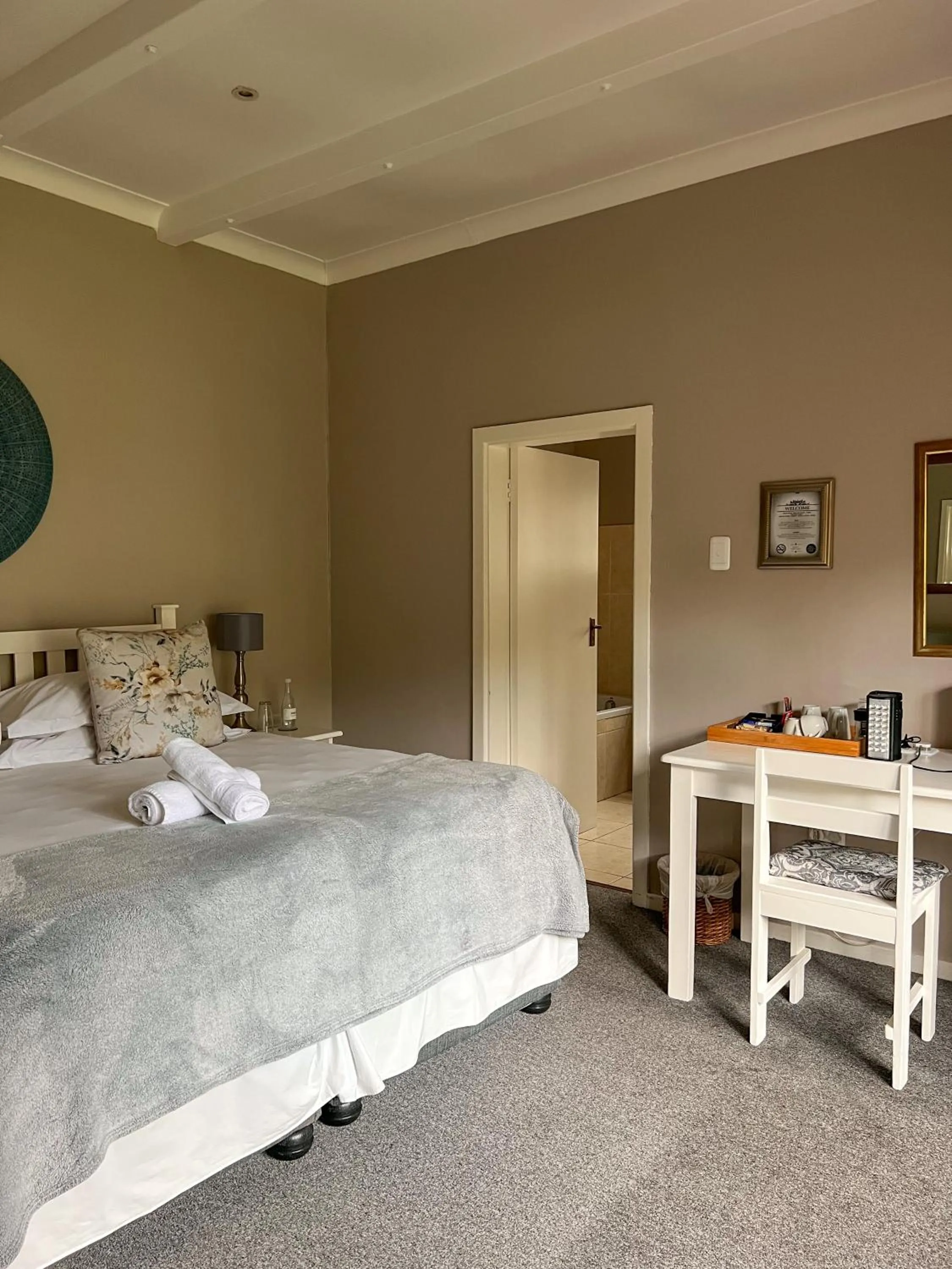 Coffee/tea facilities, Bed in Bunkers Inn Guesthouse