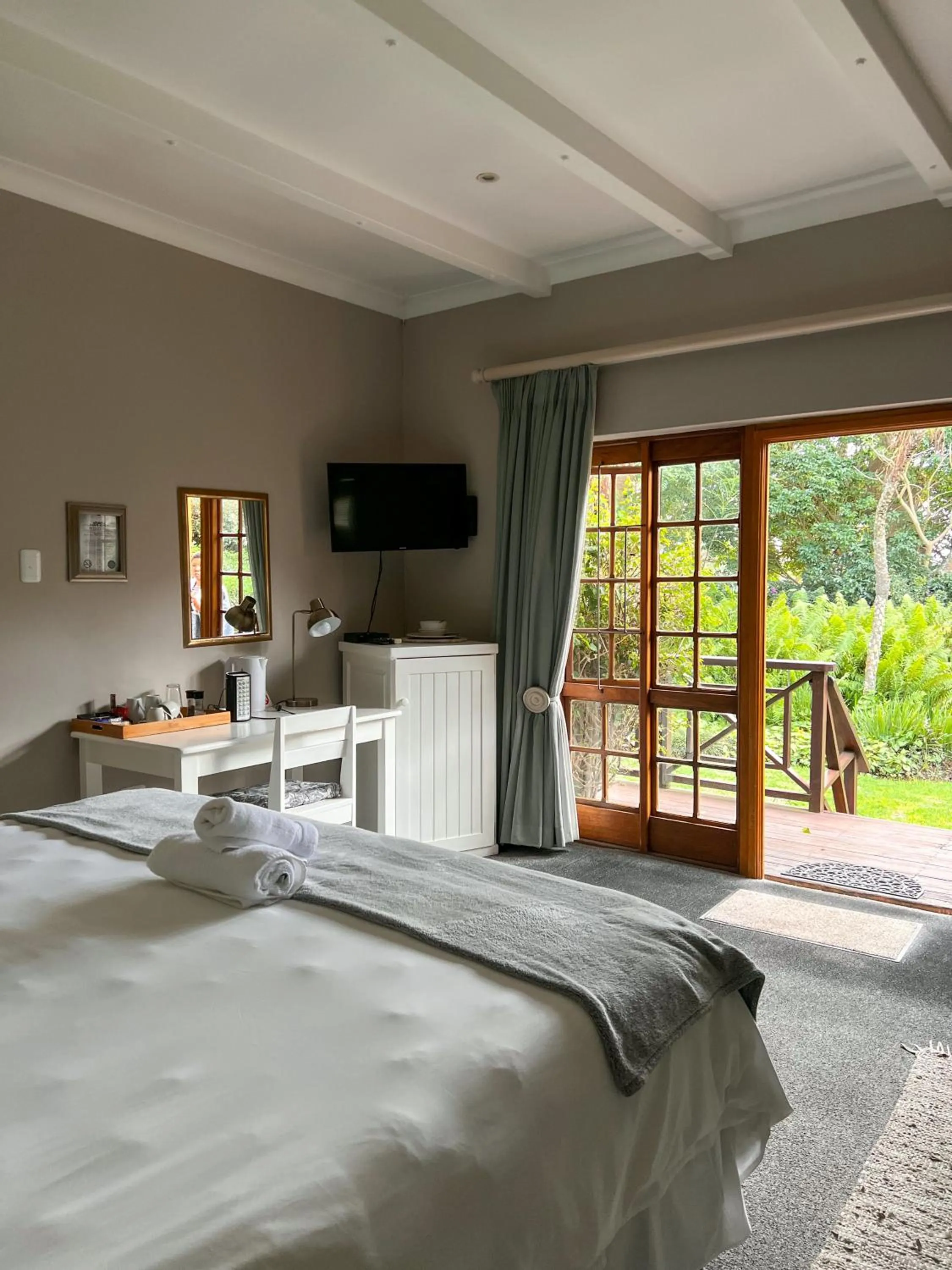 TV and multimedia, Bed in Bunkers Inn Guesthouse