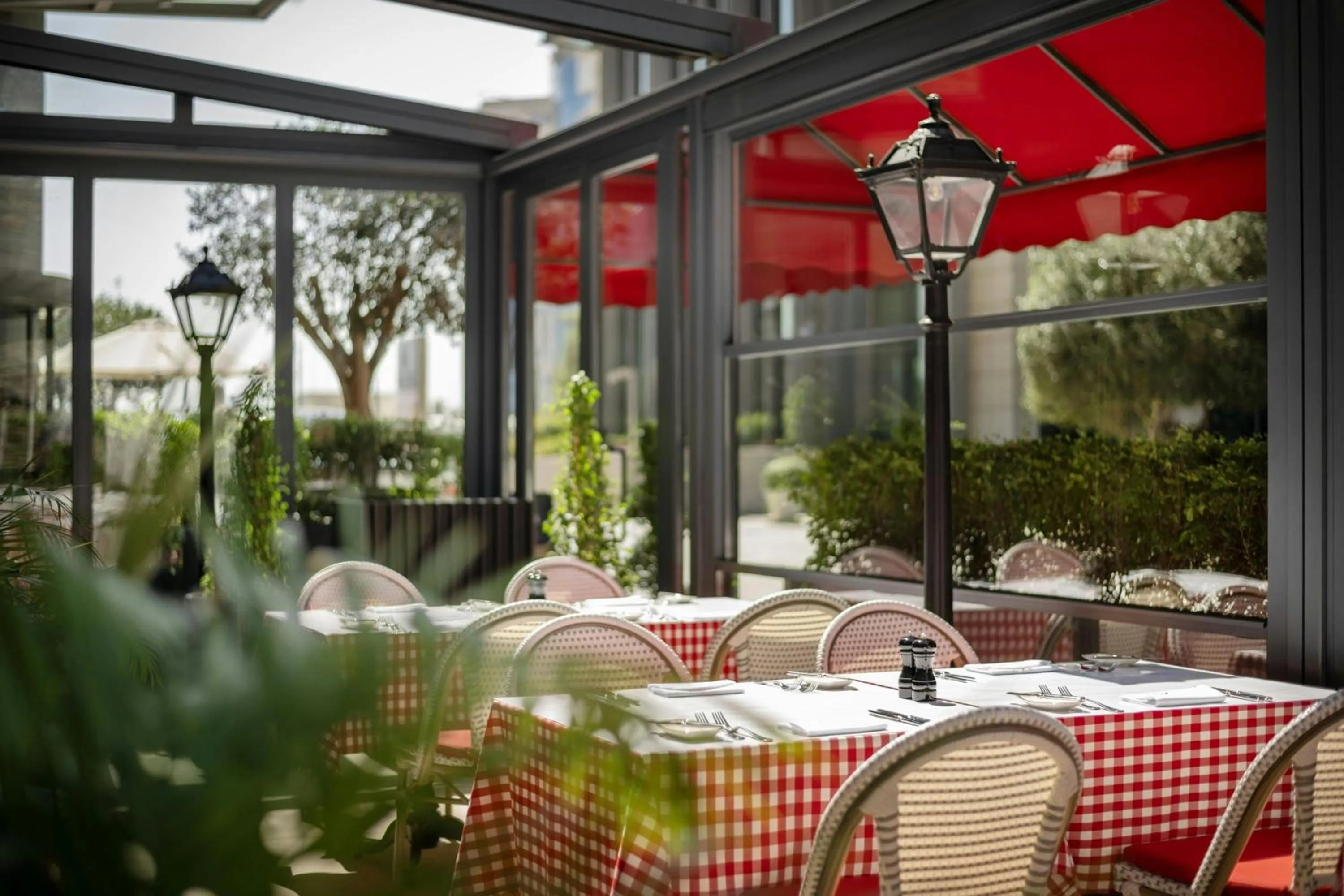 Restaurant/places to eat in Le Meridien City Center Doha