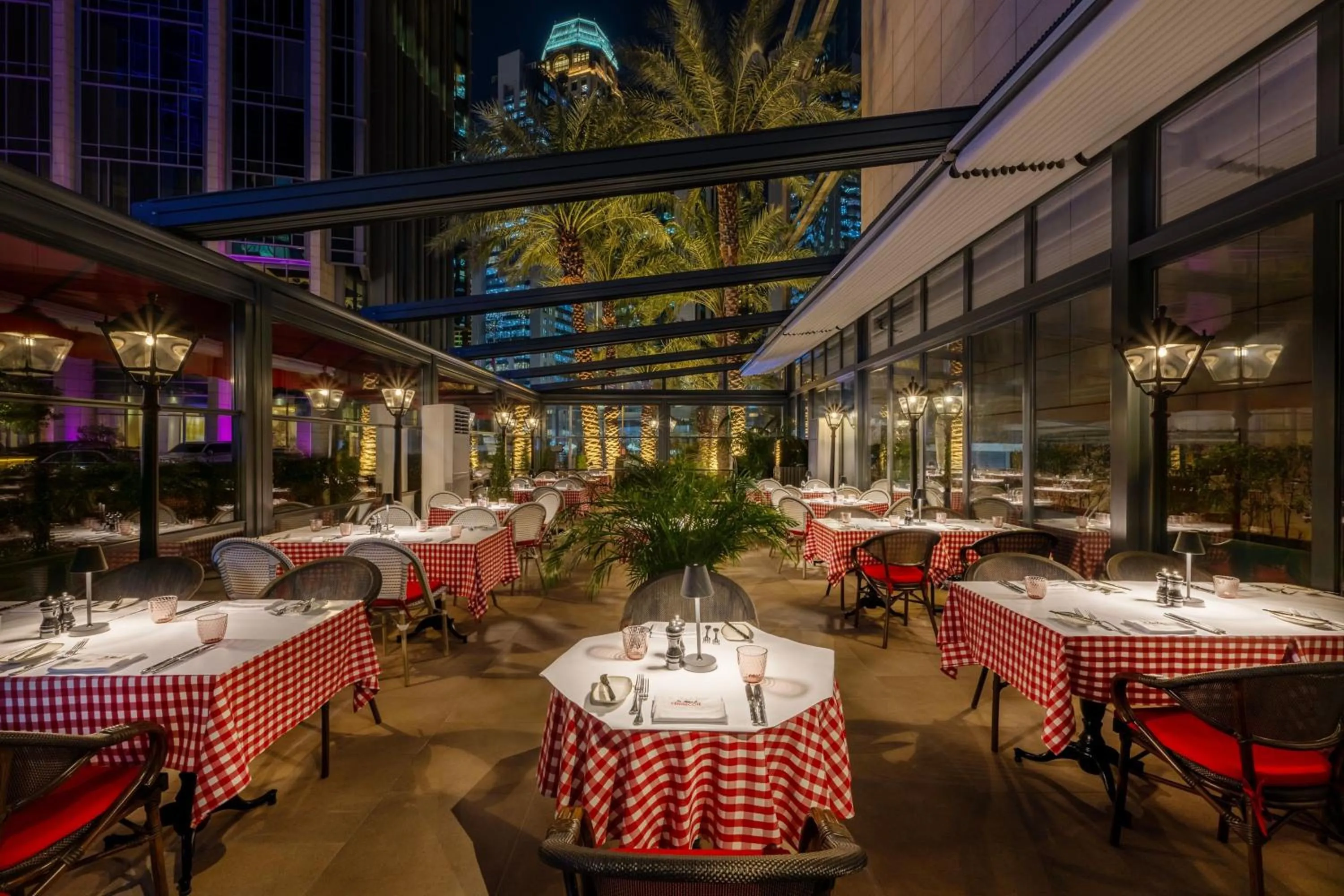 Restaurant/places to eat in Le Meridien City Center Doha
