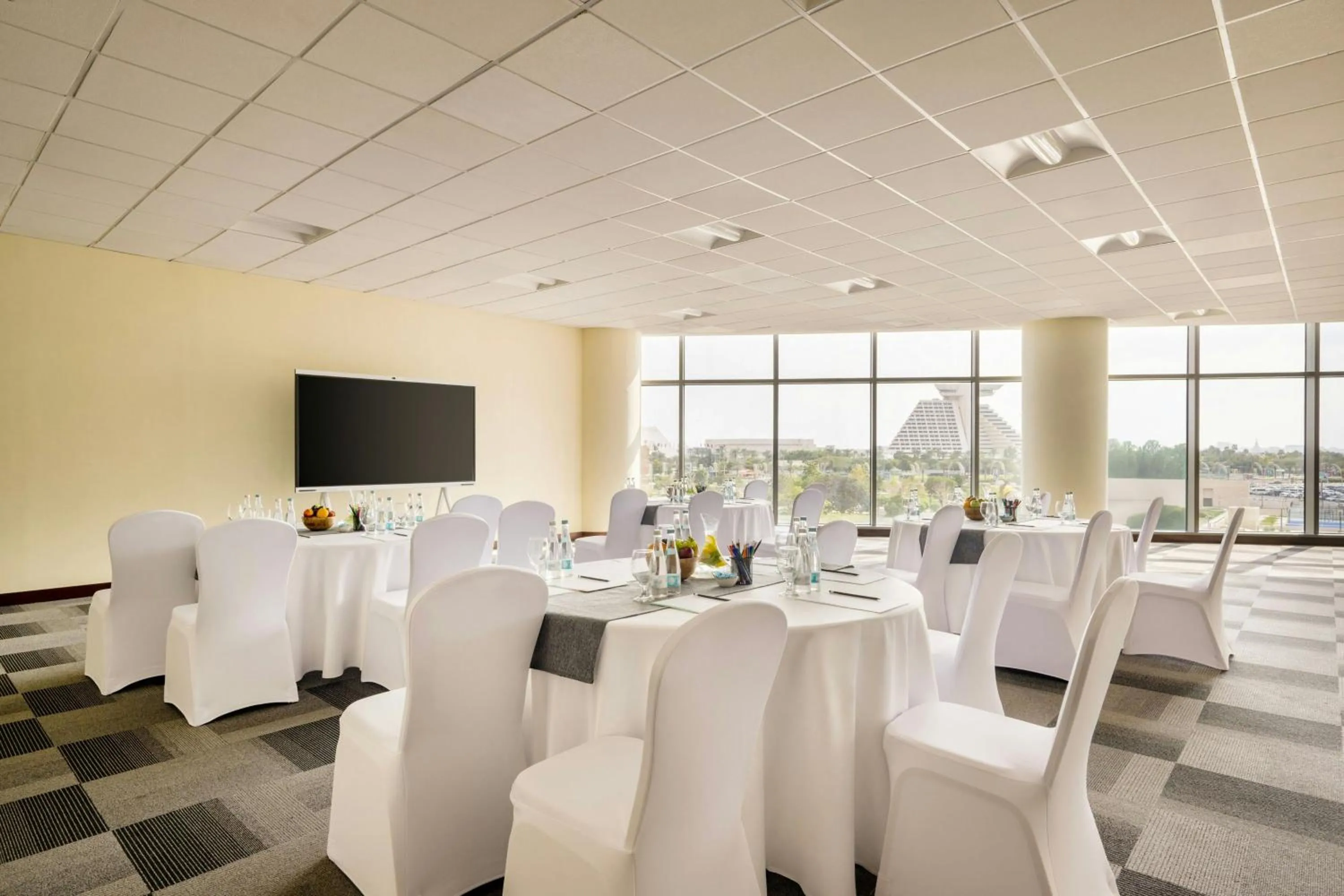 Meeting/conference room in Le Meridien City Center Doha