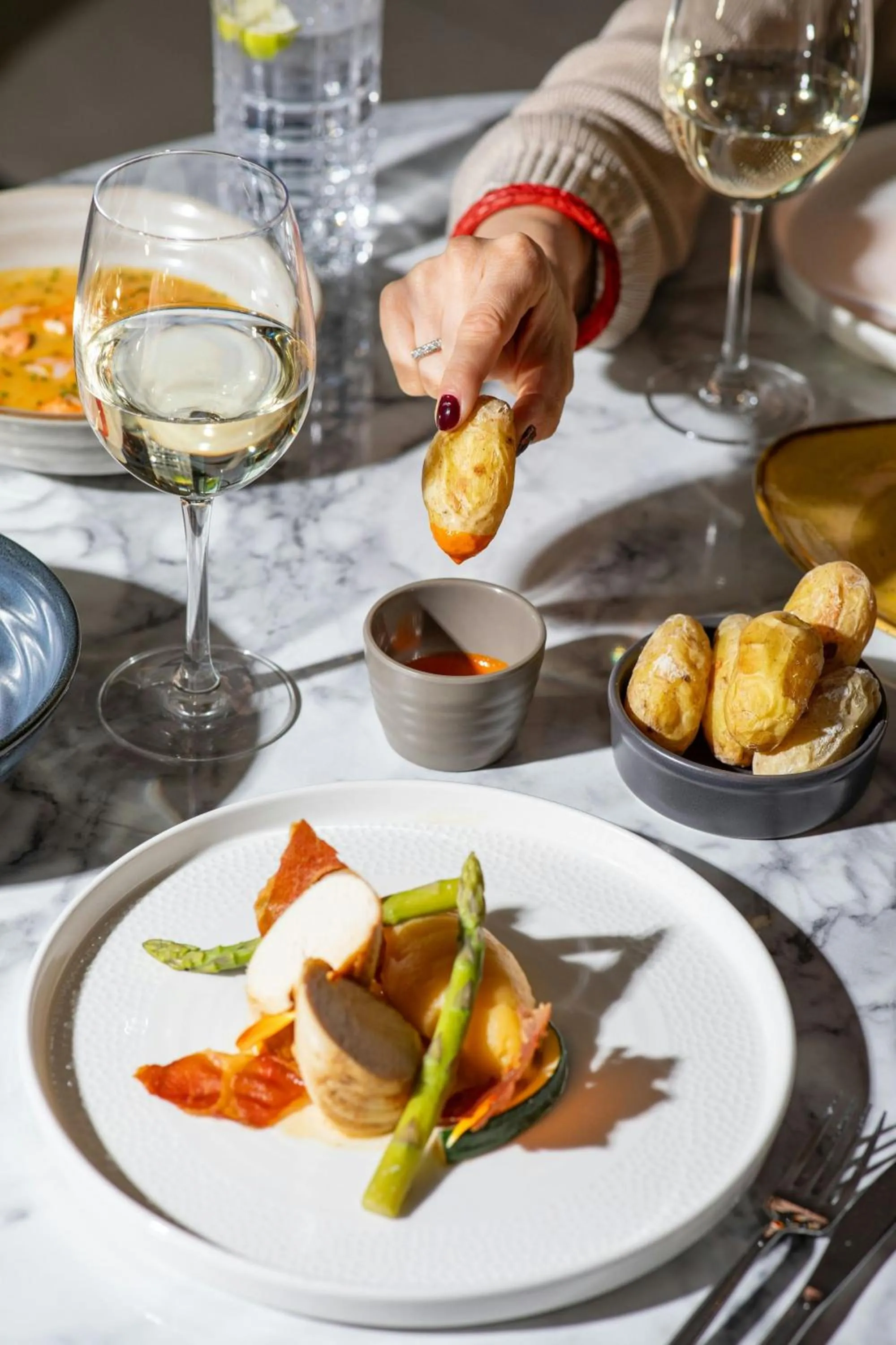 Restaurant/places to eat in AC Hotel by Marriott Inverness