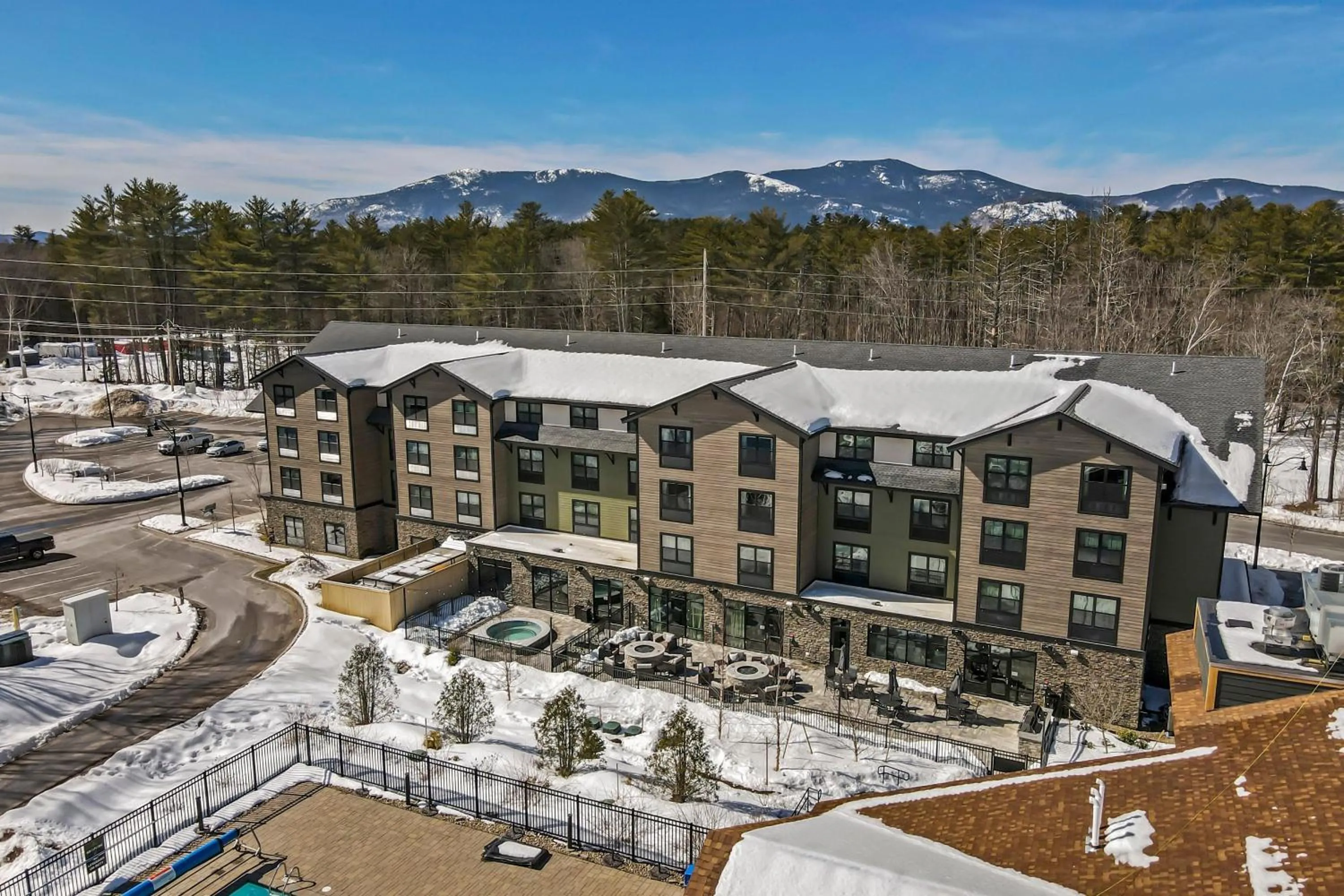 Property building in Fairfield by Marriott Inn & Suites North Conway