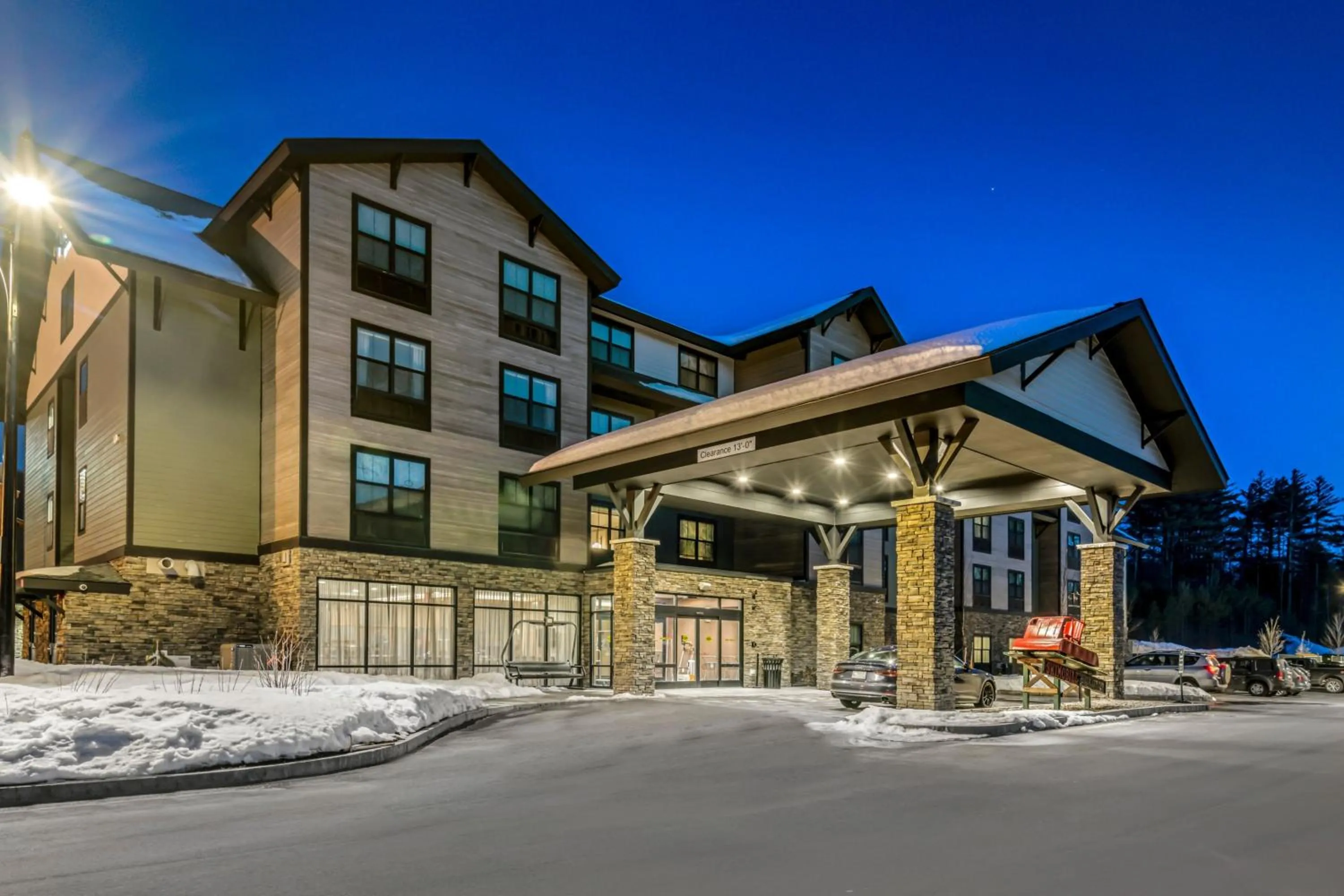 Property building in Fairfield by Marriott Inn & Suites North Conway