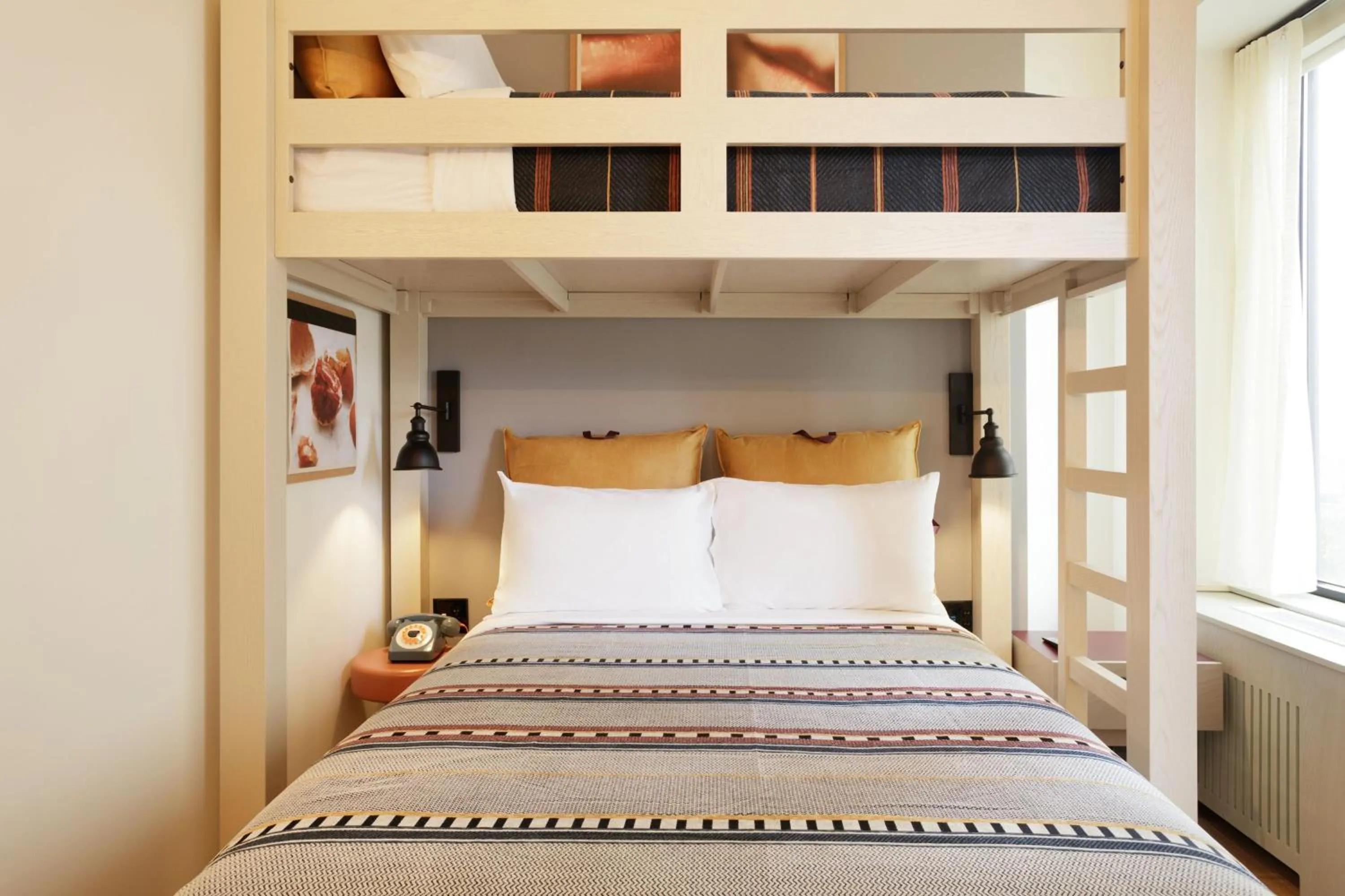 Photo of the whole room, Bed in Moxy Richmond Downtown