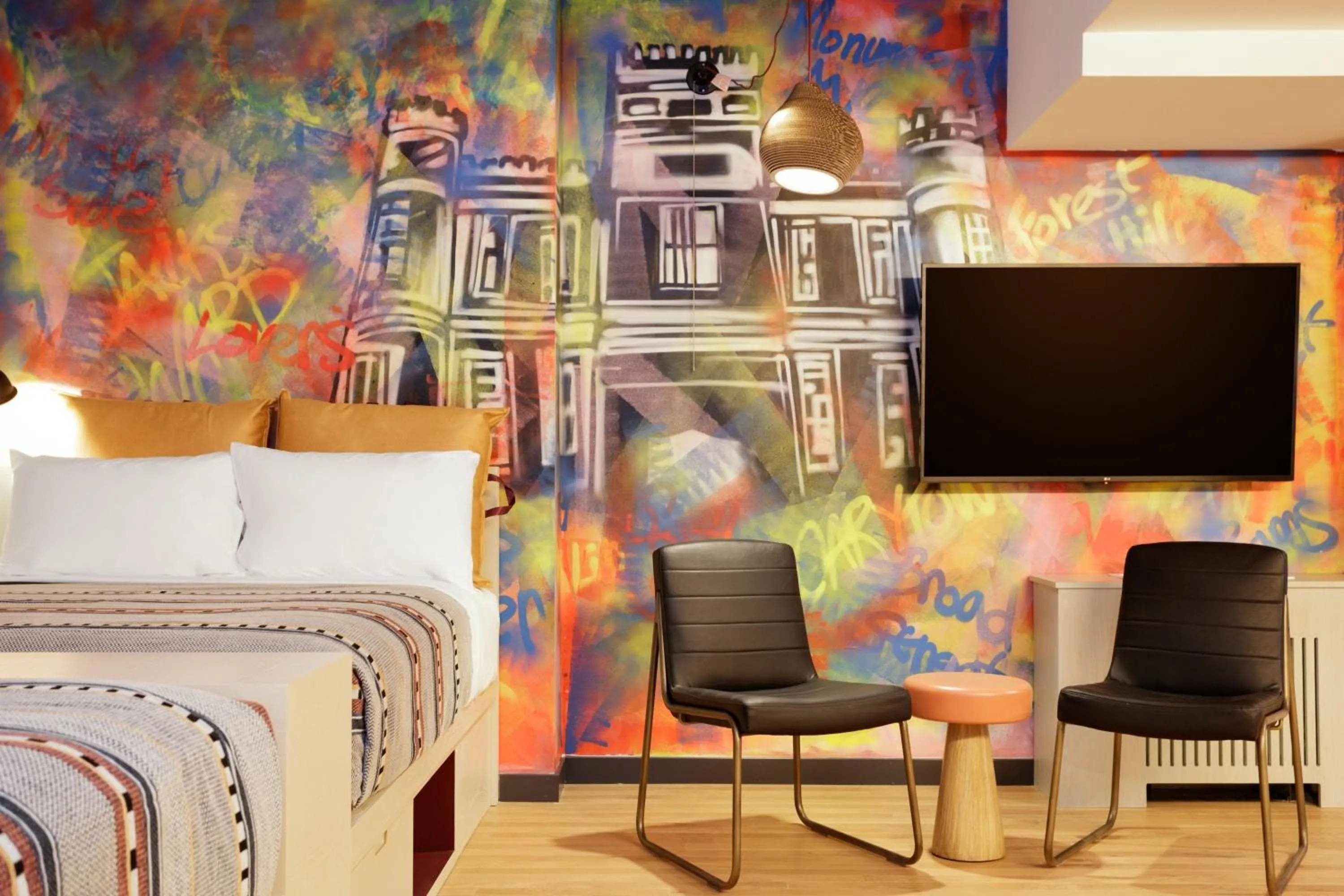 Photo of the whole room, Bed in Moxy Richmond Downtown