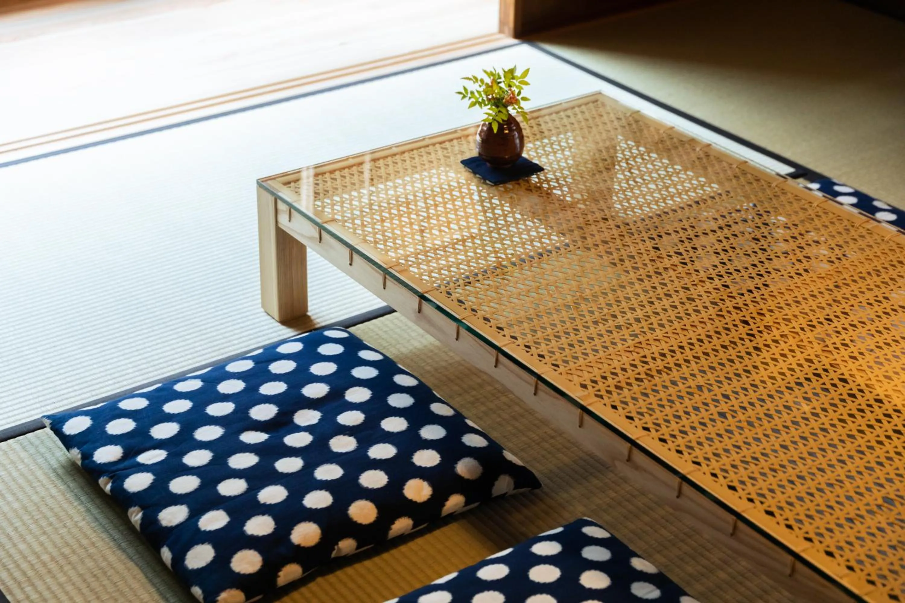 Living room, Bed in Craft Inn Te