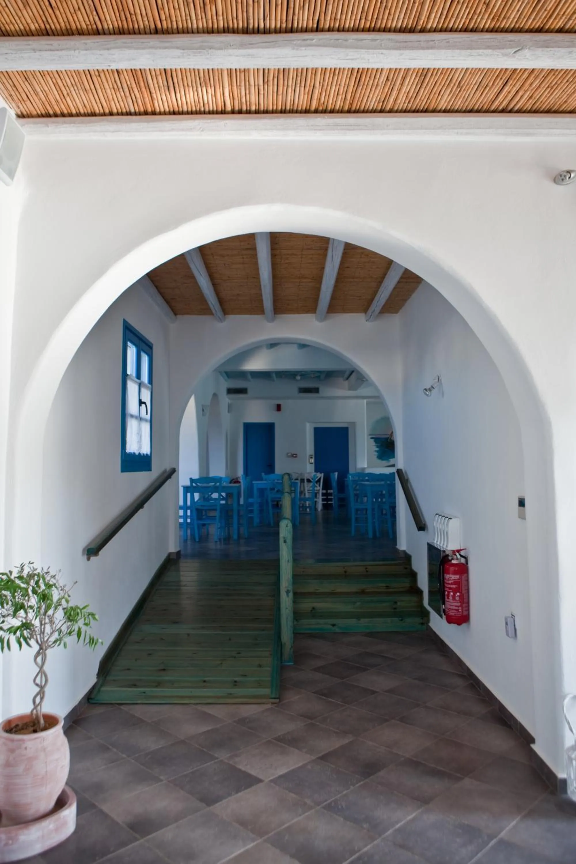 Restaurant/places to eat in Viva Mare Foinikounta