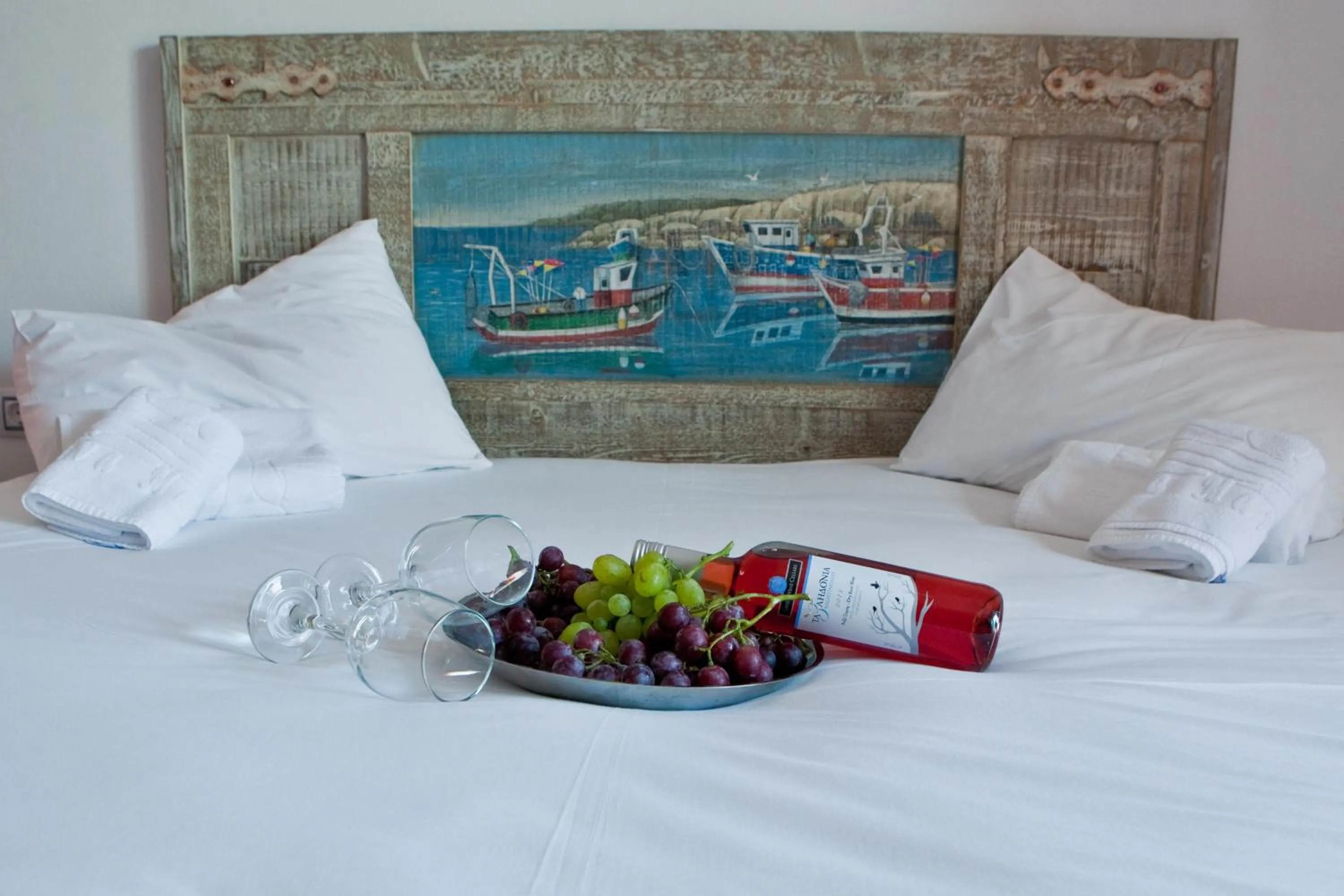 Bed in Viva Mare Foinikounta