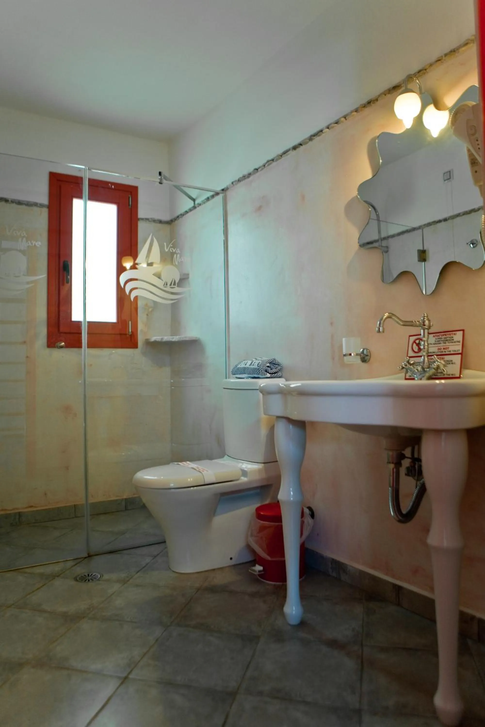 Bathroom in Viva Mare Foinikounta