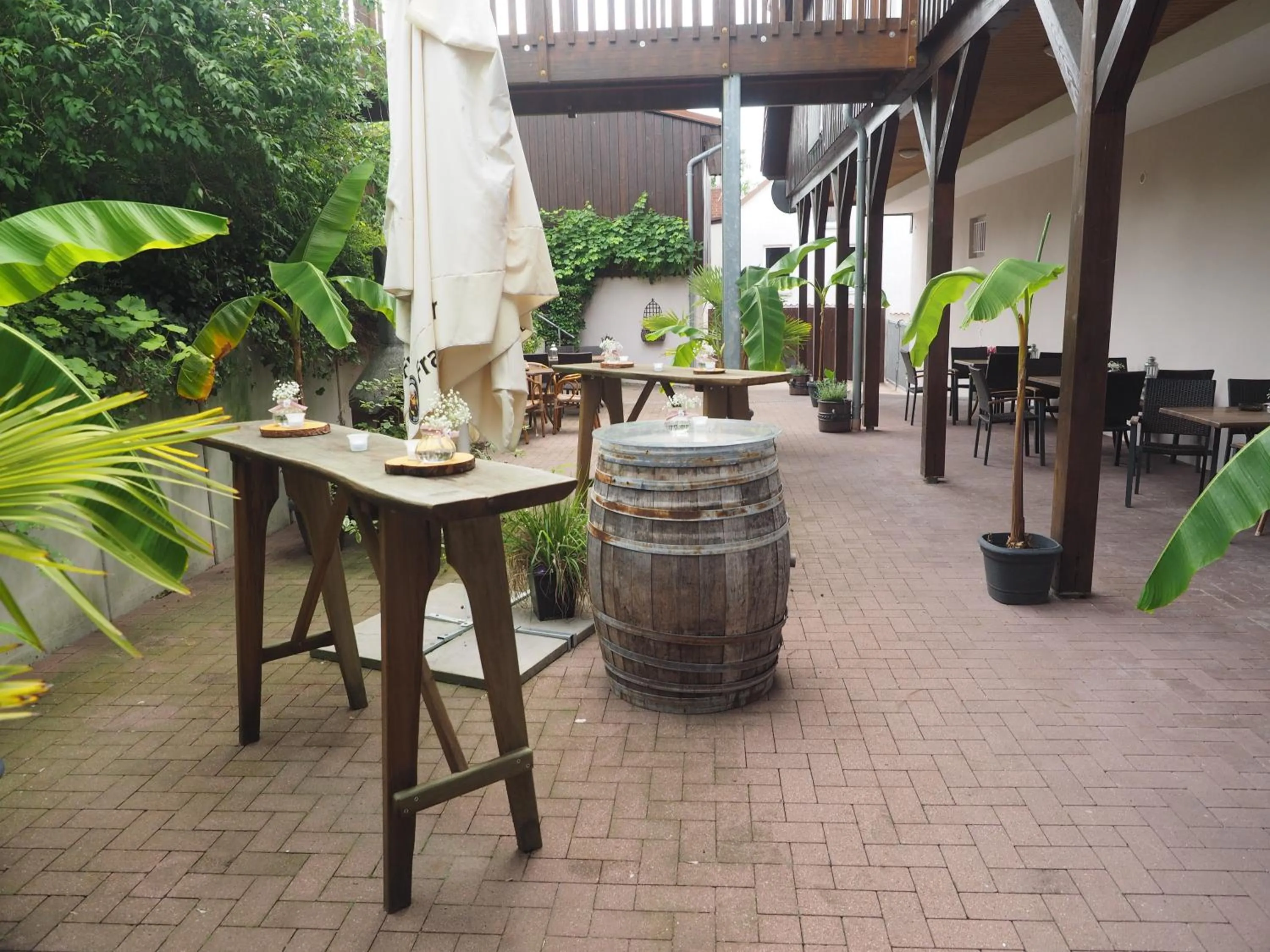 Patio in Apart Hotel Sarstedter Hof