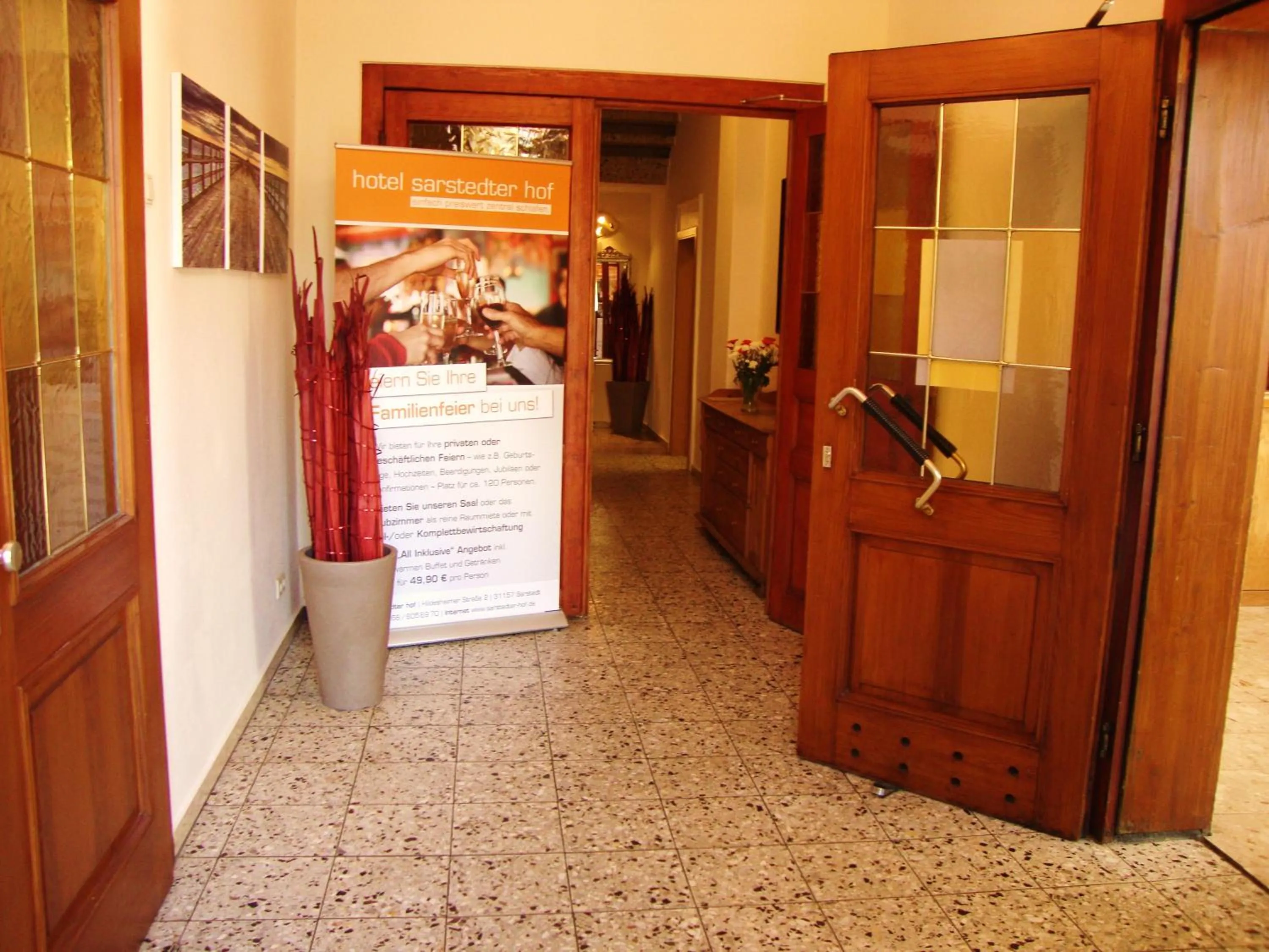 Lobby or reception in Apart Hotel Sarstedter Hof
