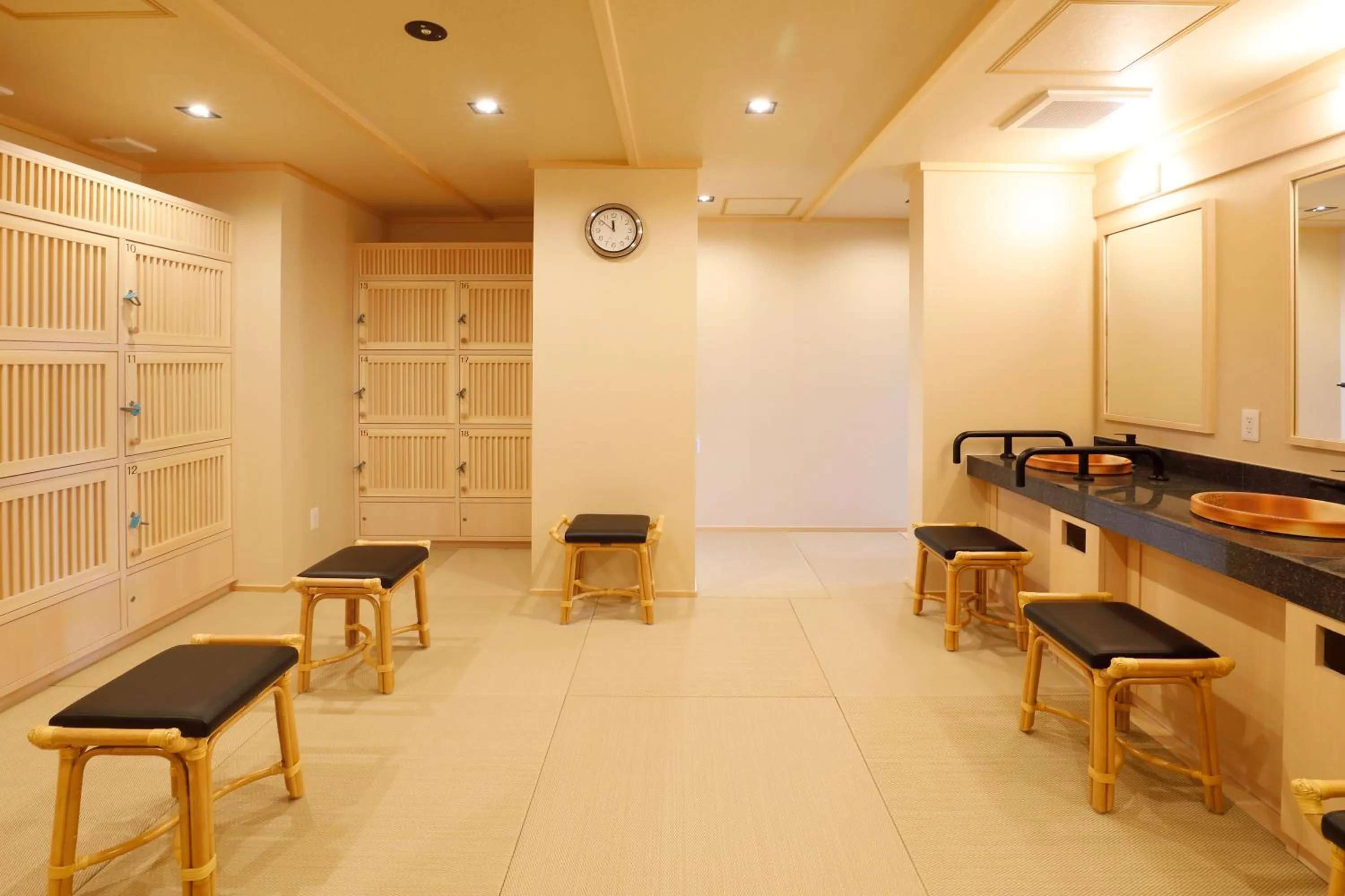 Hot Spring Bath in Hotel Shikinoyakata Hakone Ashinoko