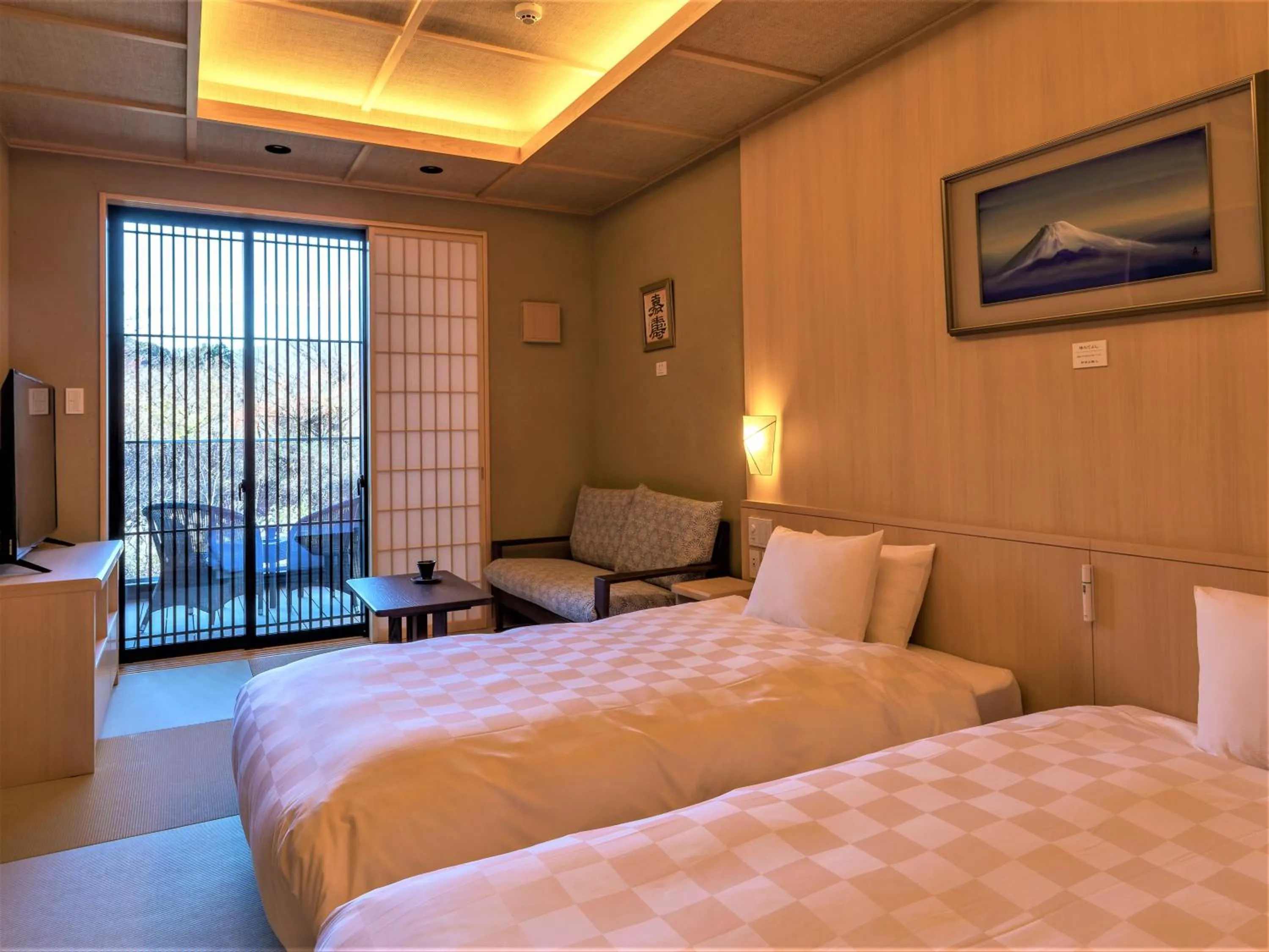 Photo of the whole room, Bed in Hotel Morinokaze Hakone Sengokuhara