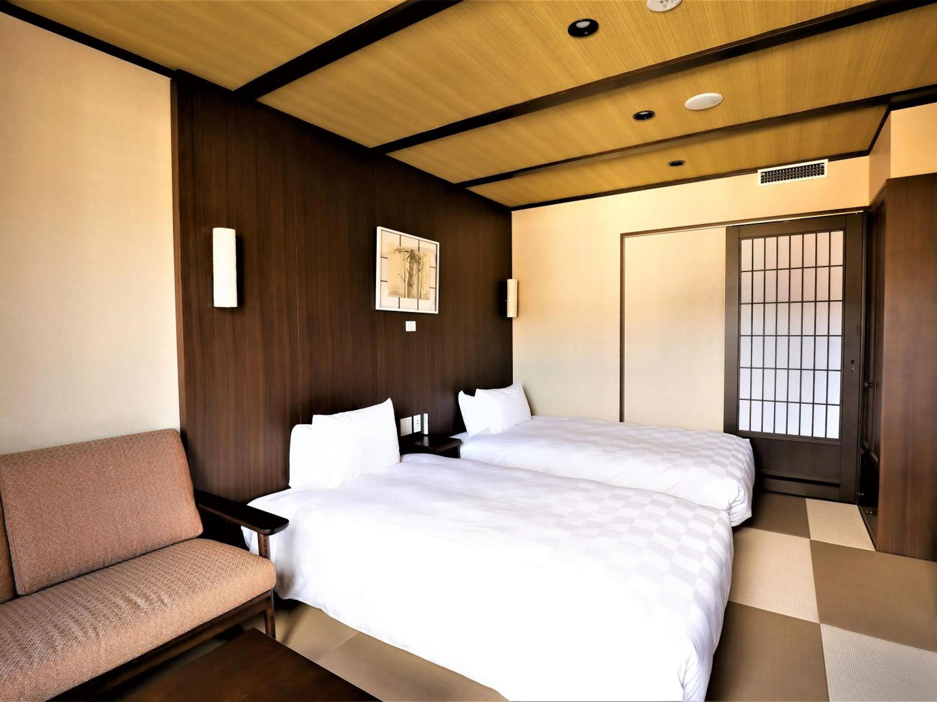 Photo of the whole room, Bed in Hotel Morinokaze Hakone Sengokuhara