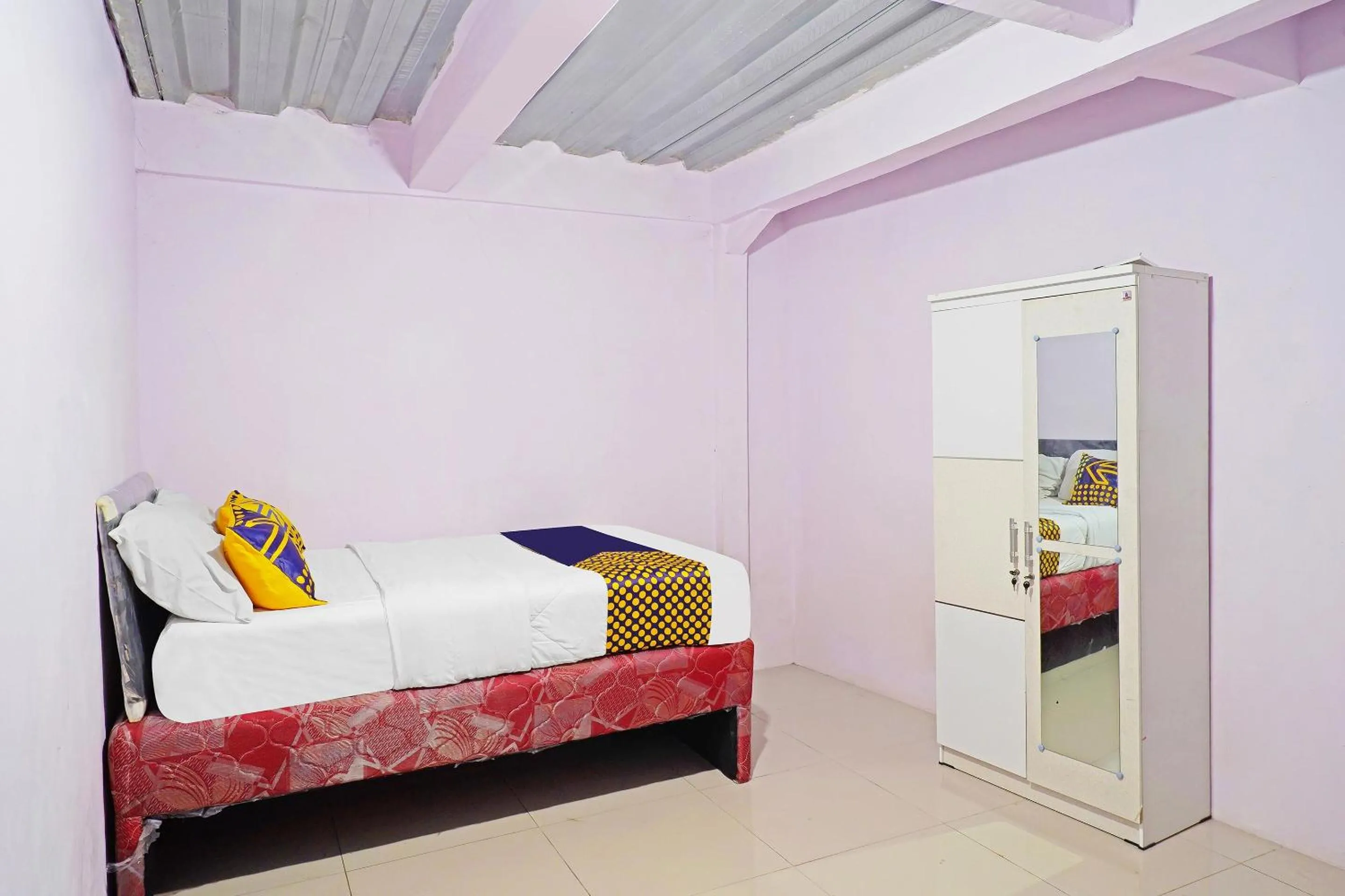 Bedroom, Bed in Hotel O Biring Residence