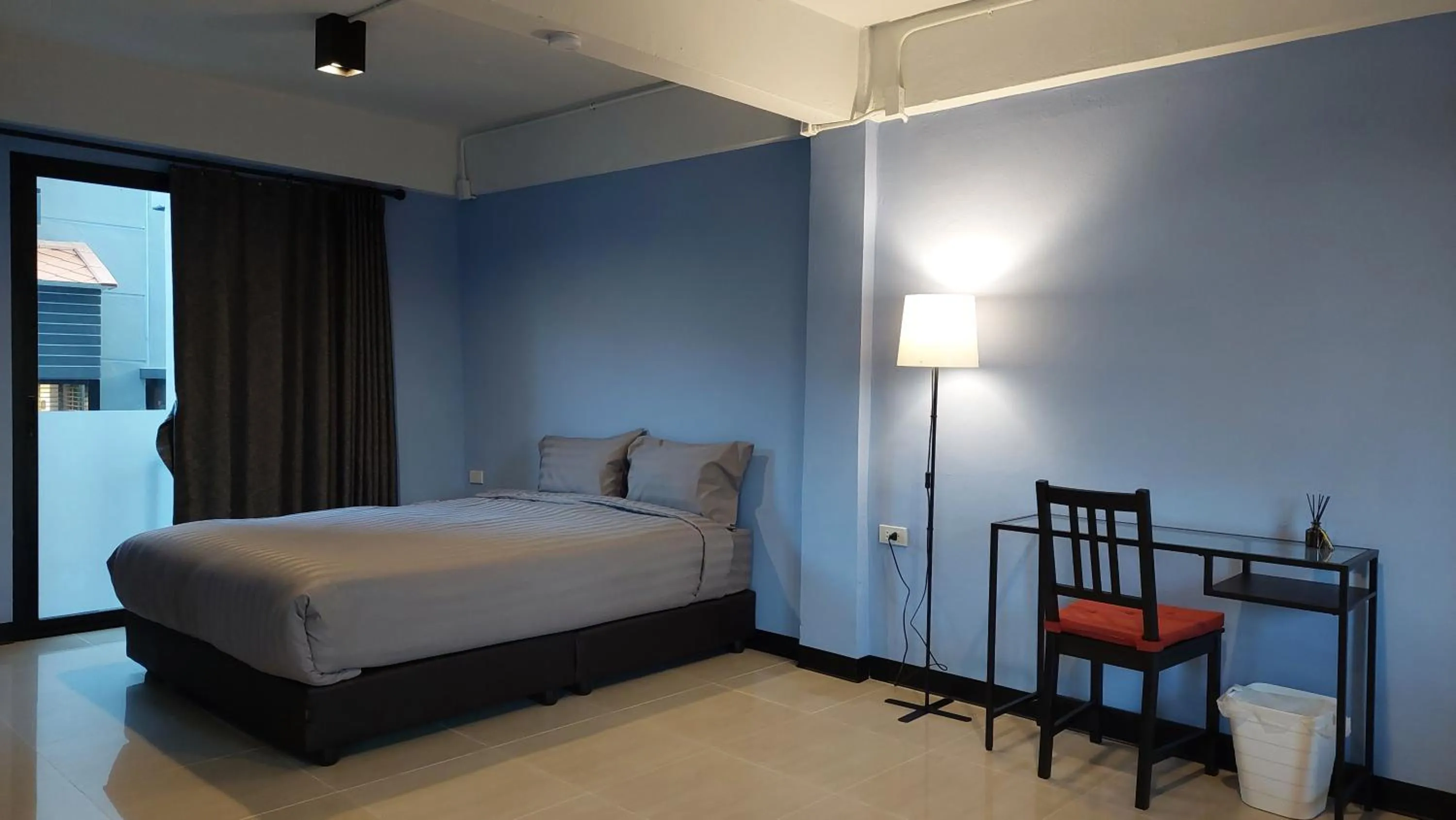 Bed in HOUSEMODE - BAANYAI @ Wongwian Yai