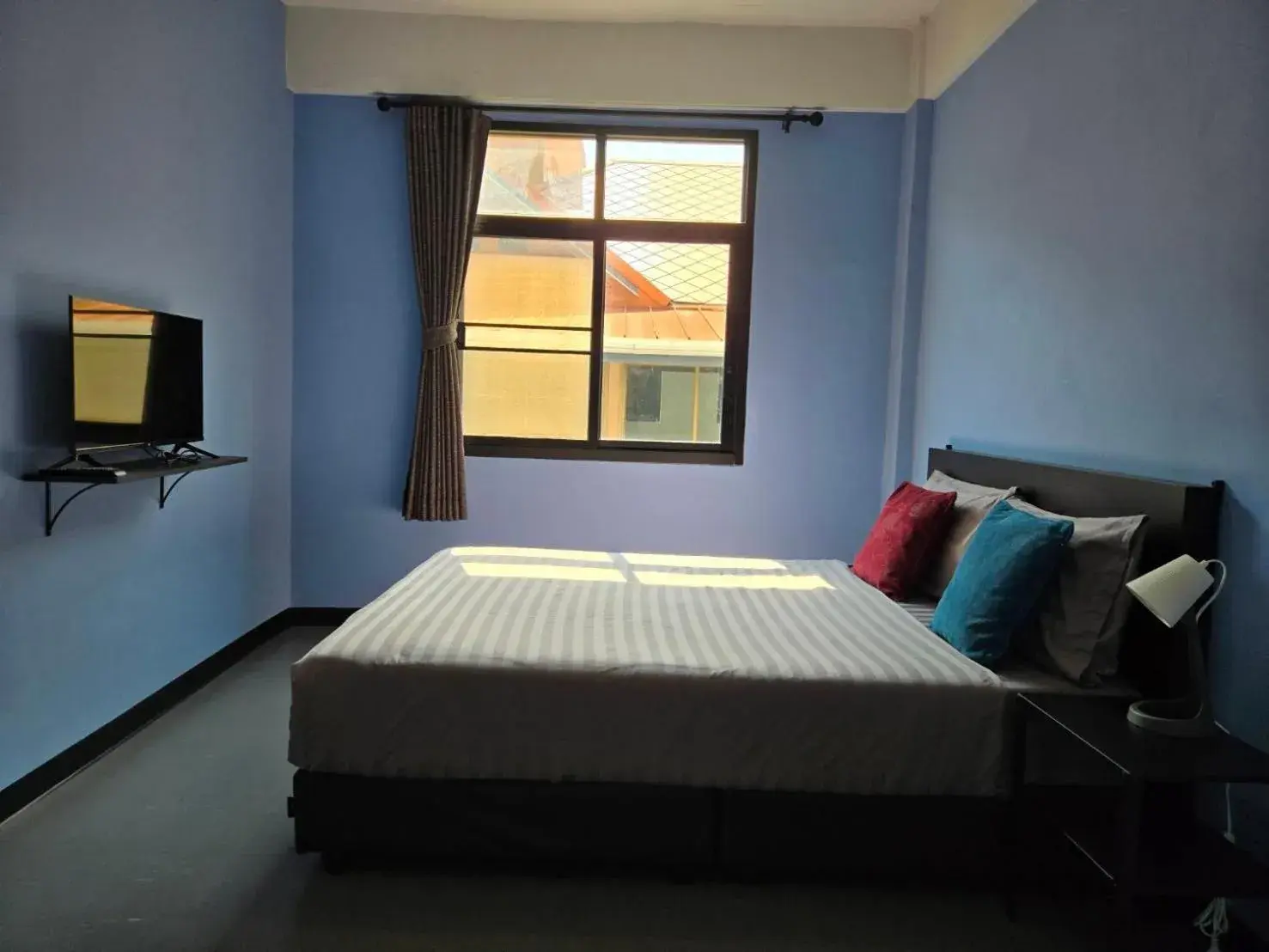 Standard Queen Room in HOUSEMODE - BAANYAI @ Wongwian Yai Standard Queen Room in HOUSEMODE - BAANYAI @ Wongwian Yai