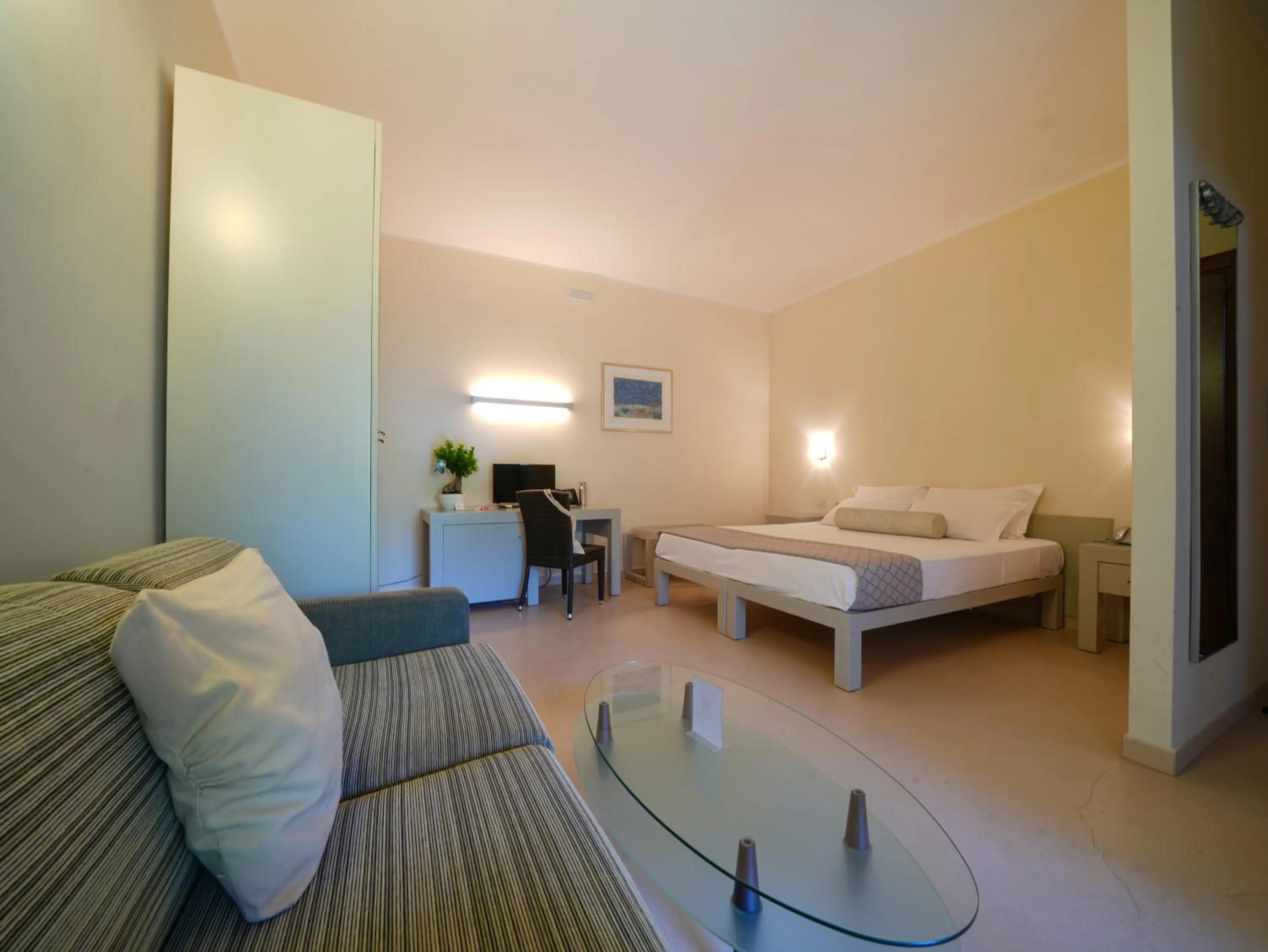 Photo of the whole room, Bed in GH Gallipoli Resort