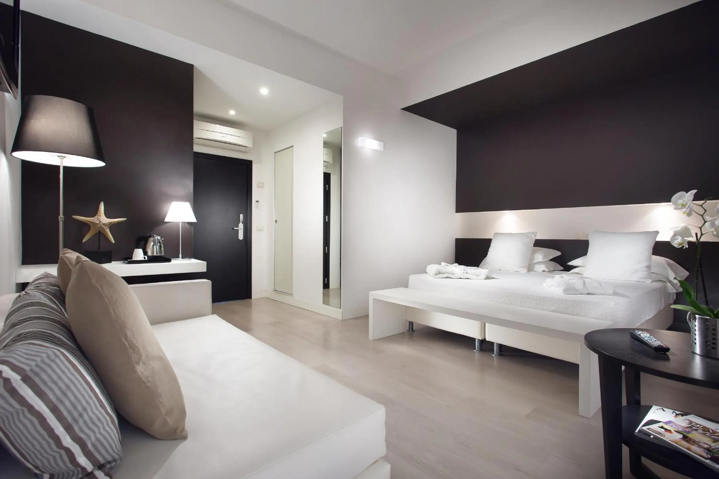 Photo of the whole room, Bed in Hotel Tiffany & Resort