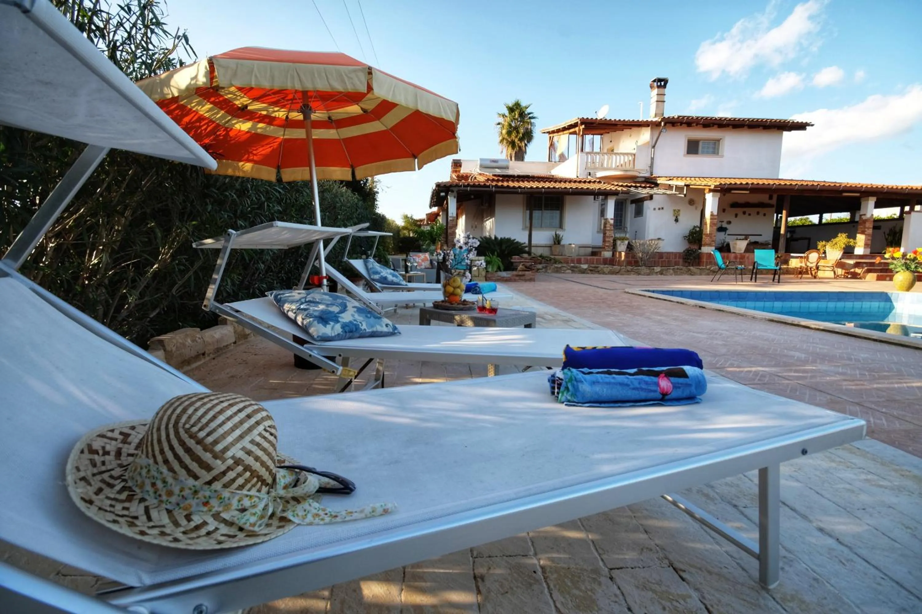 Swimming pool in B&B Il Mandorleto Avola