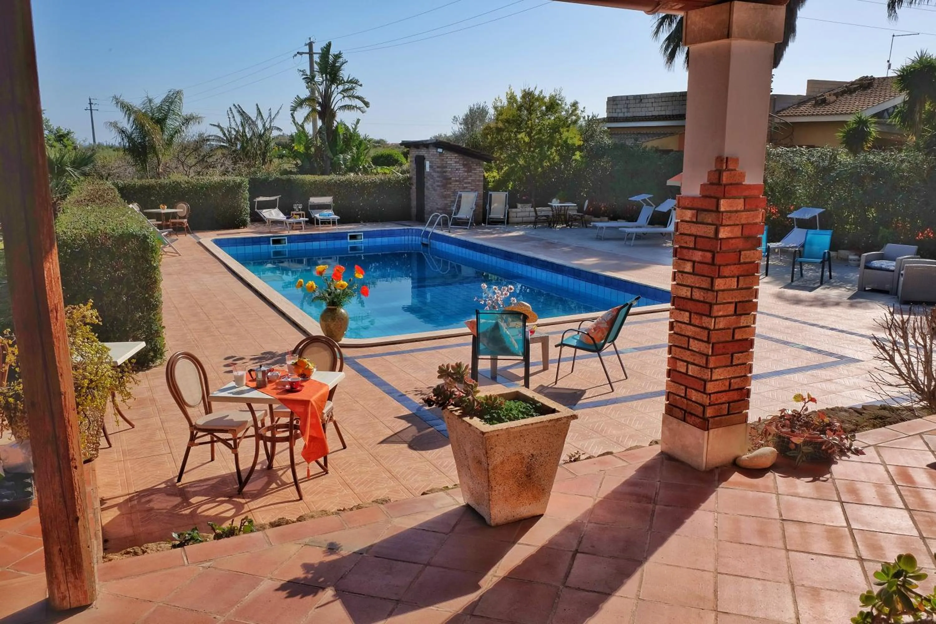 Pool view in B&B Il Mandorleto Avola