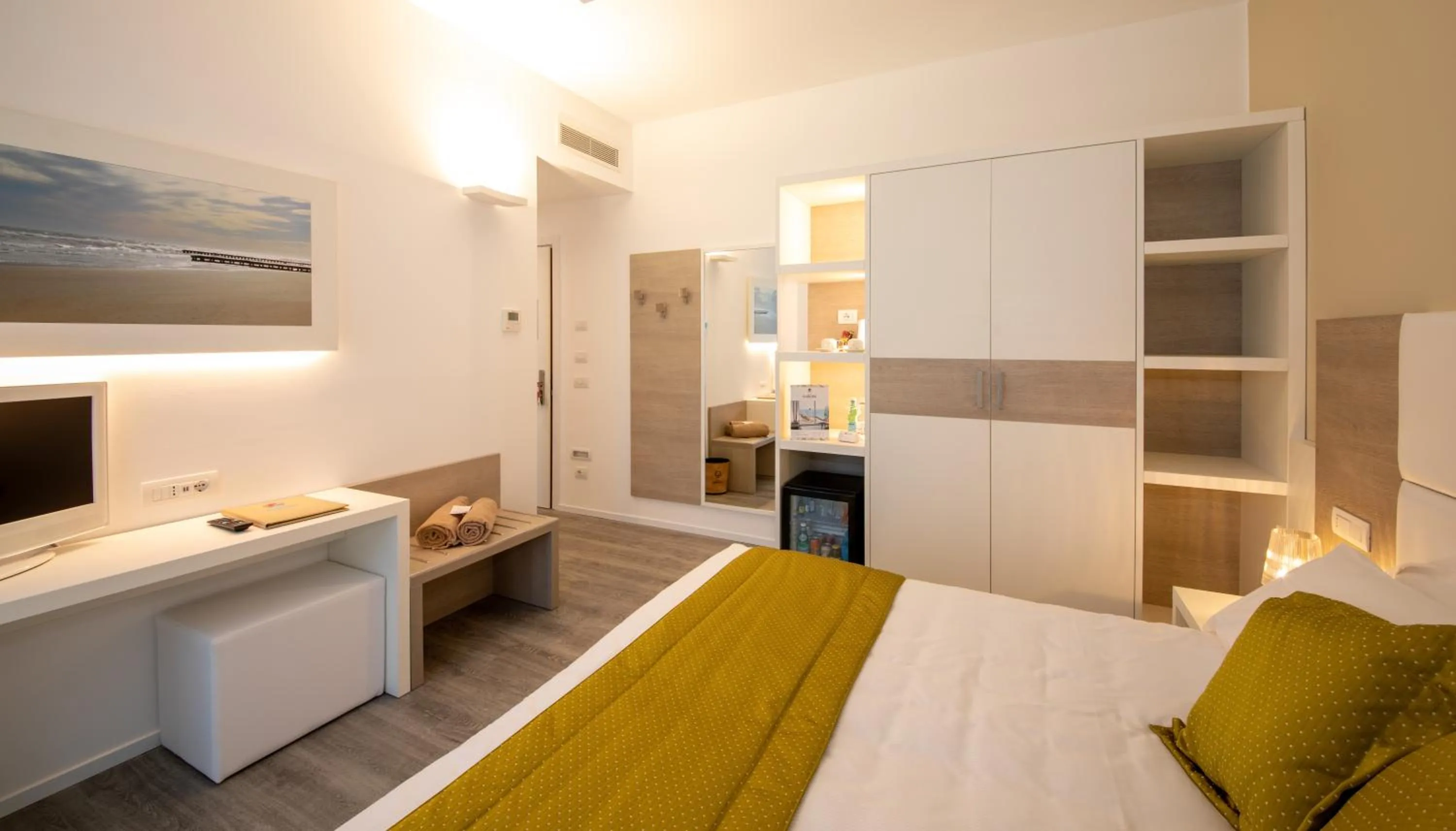 Photo of the whole room, Bed in Hotel Aurora