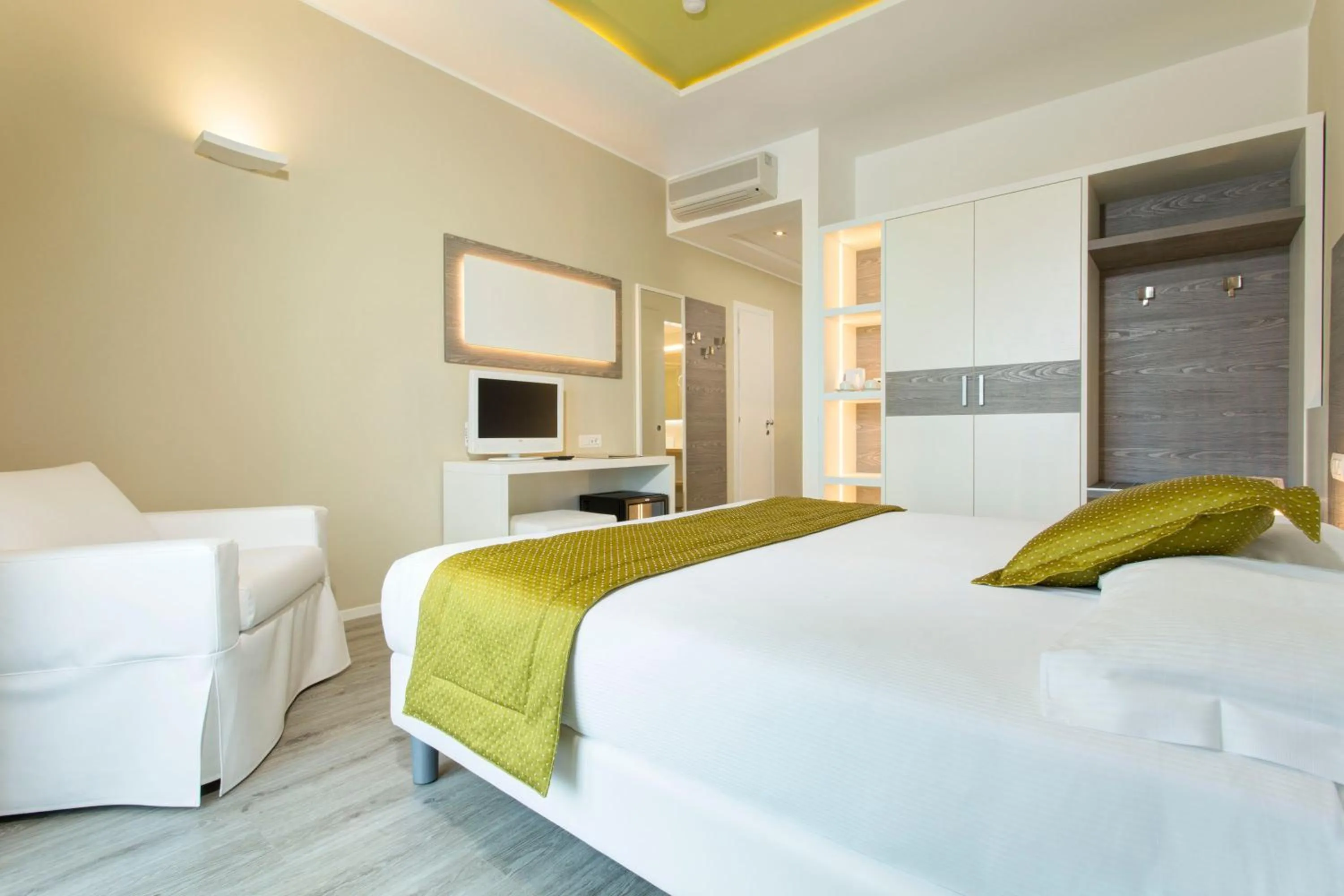 Bedroom, Bed in Hotel Aurora