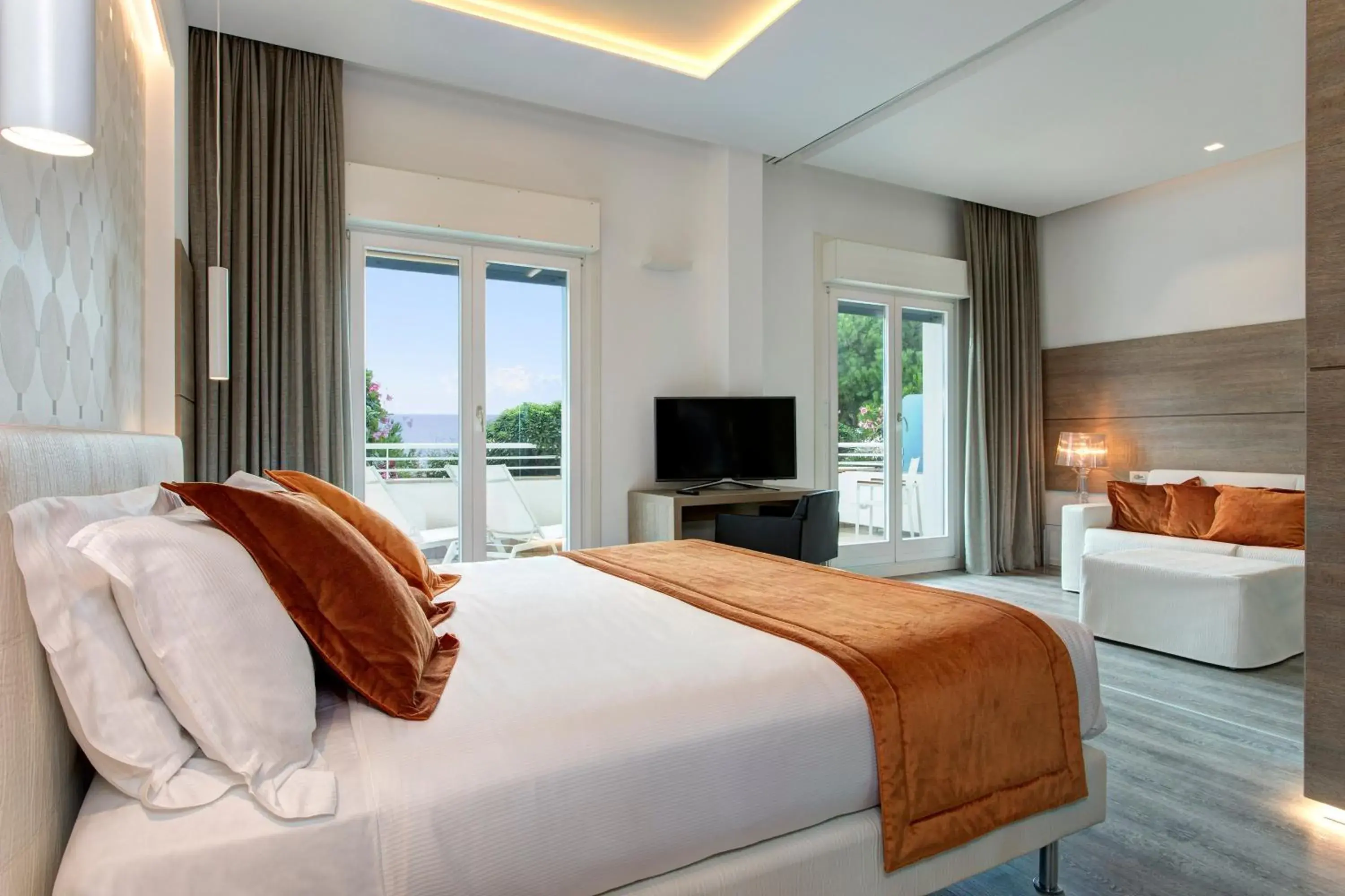 Suite with Sea View in Hotel Aurora Suite with Sea View in Hotel Aurora