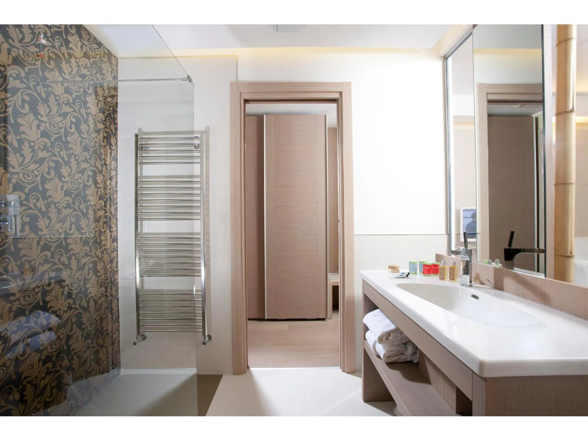 Bathroom in Hotel Aurora