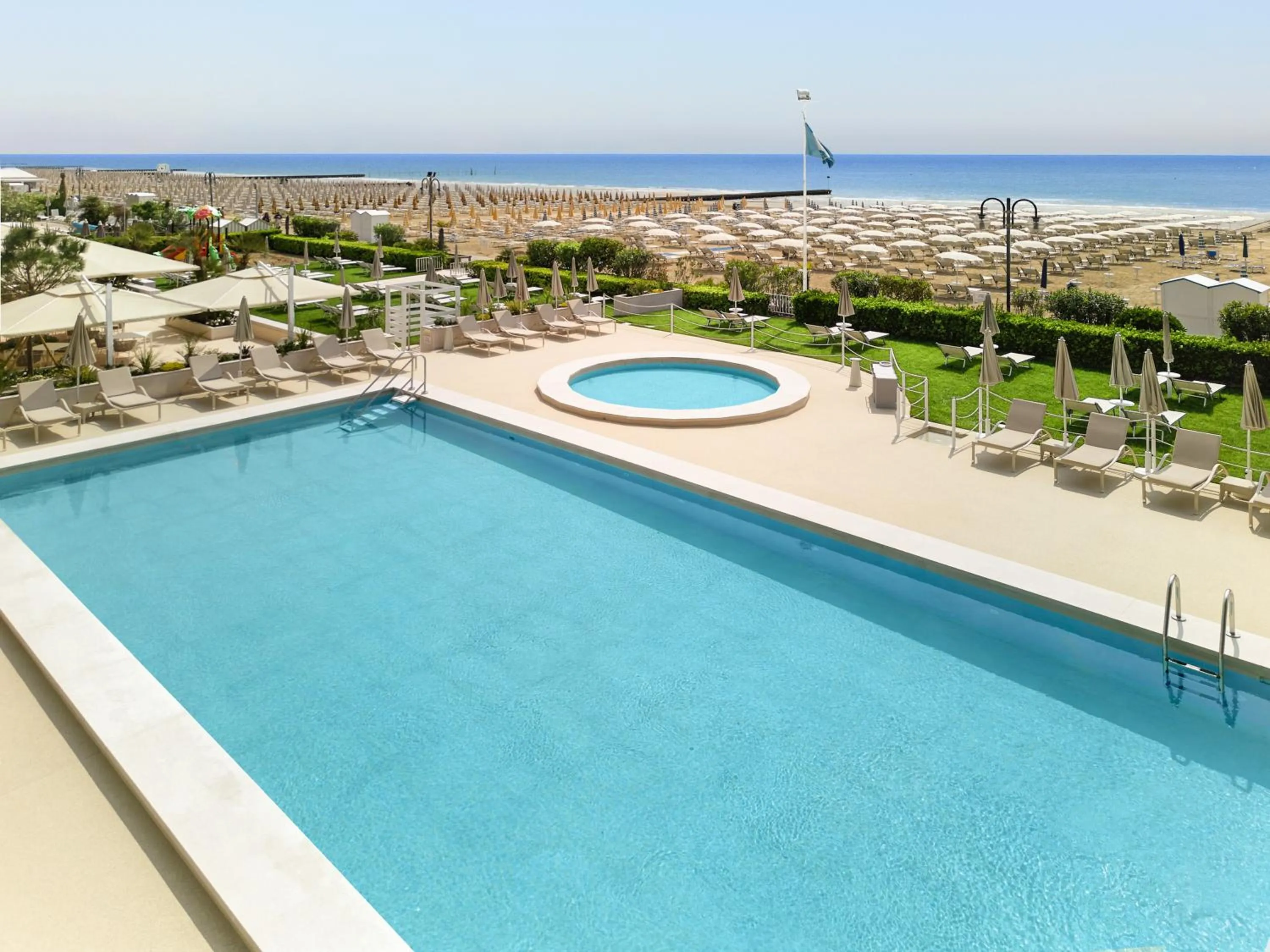 Pool view in Hotel Aurora