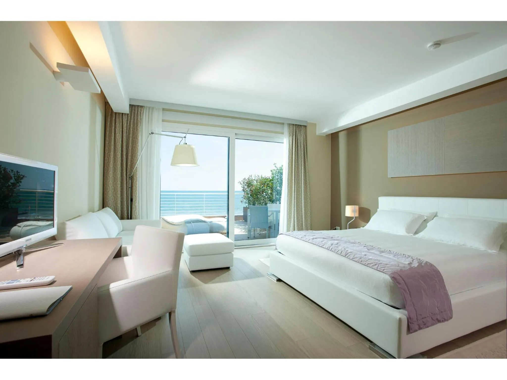 Photo of the whole room, Bed in Hotel Aurora