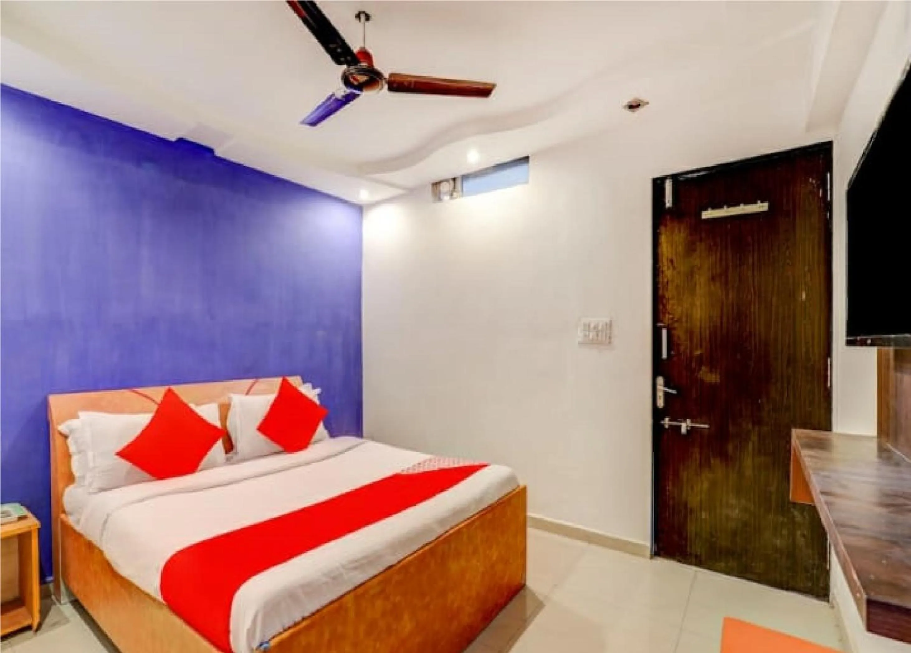 Bed in Hotel Sangam