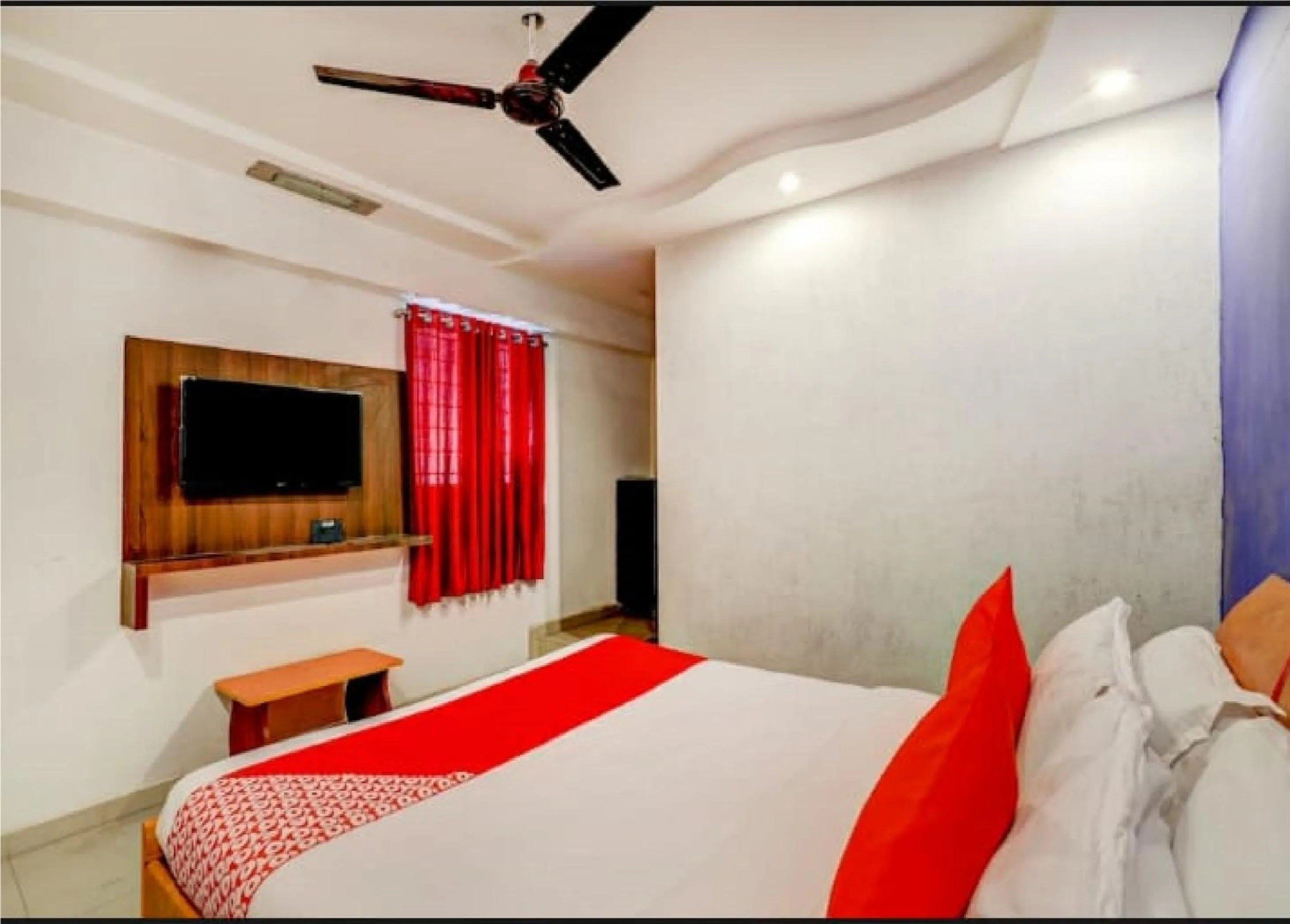 Bed in Hotel Sangam