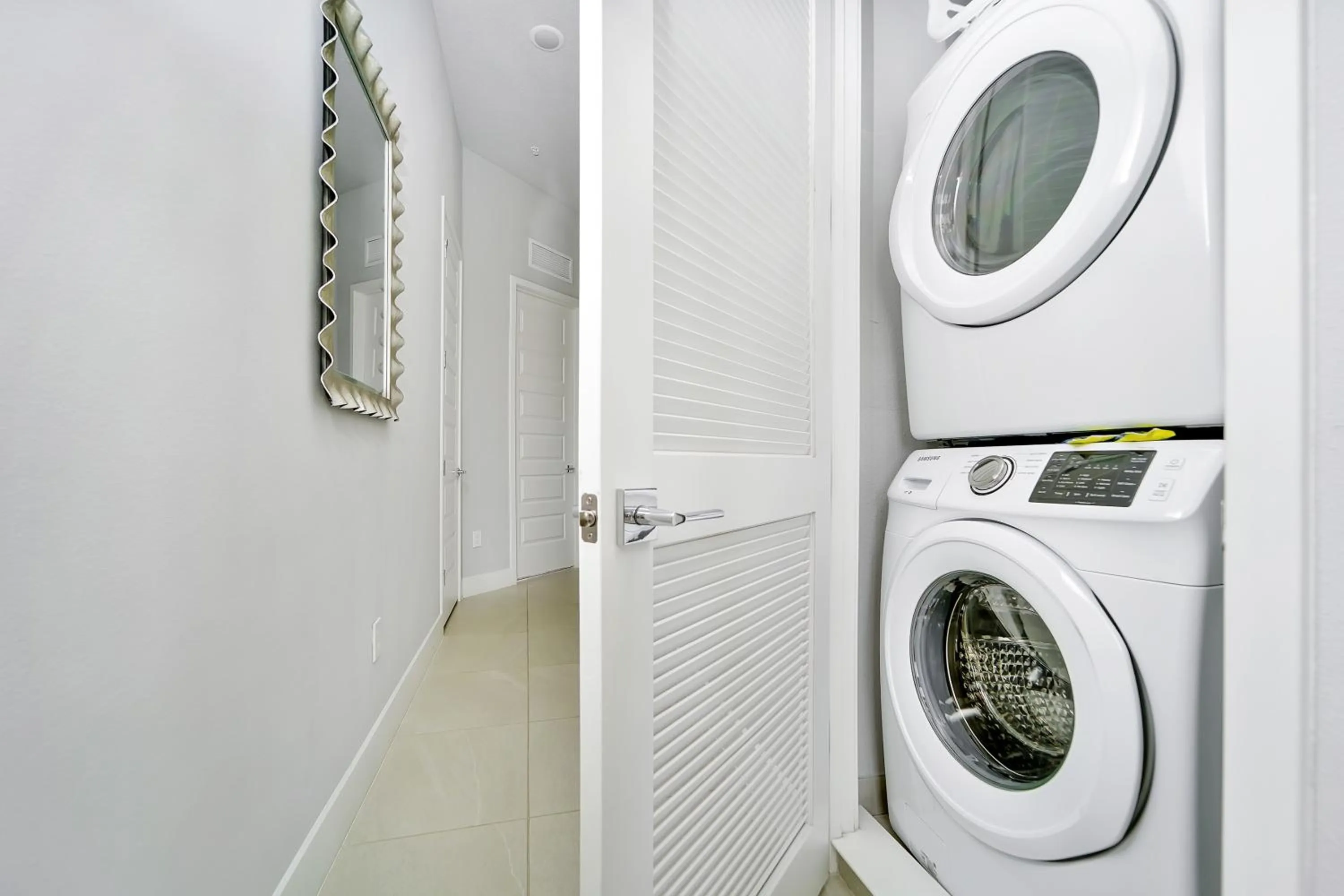 washing machine in Spectrum Resort Villas Orlando and Waterparks