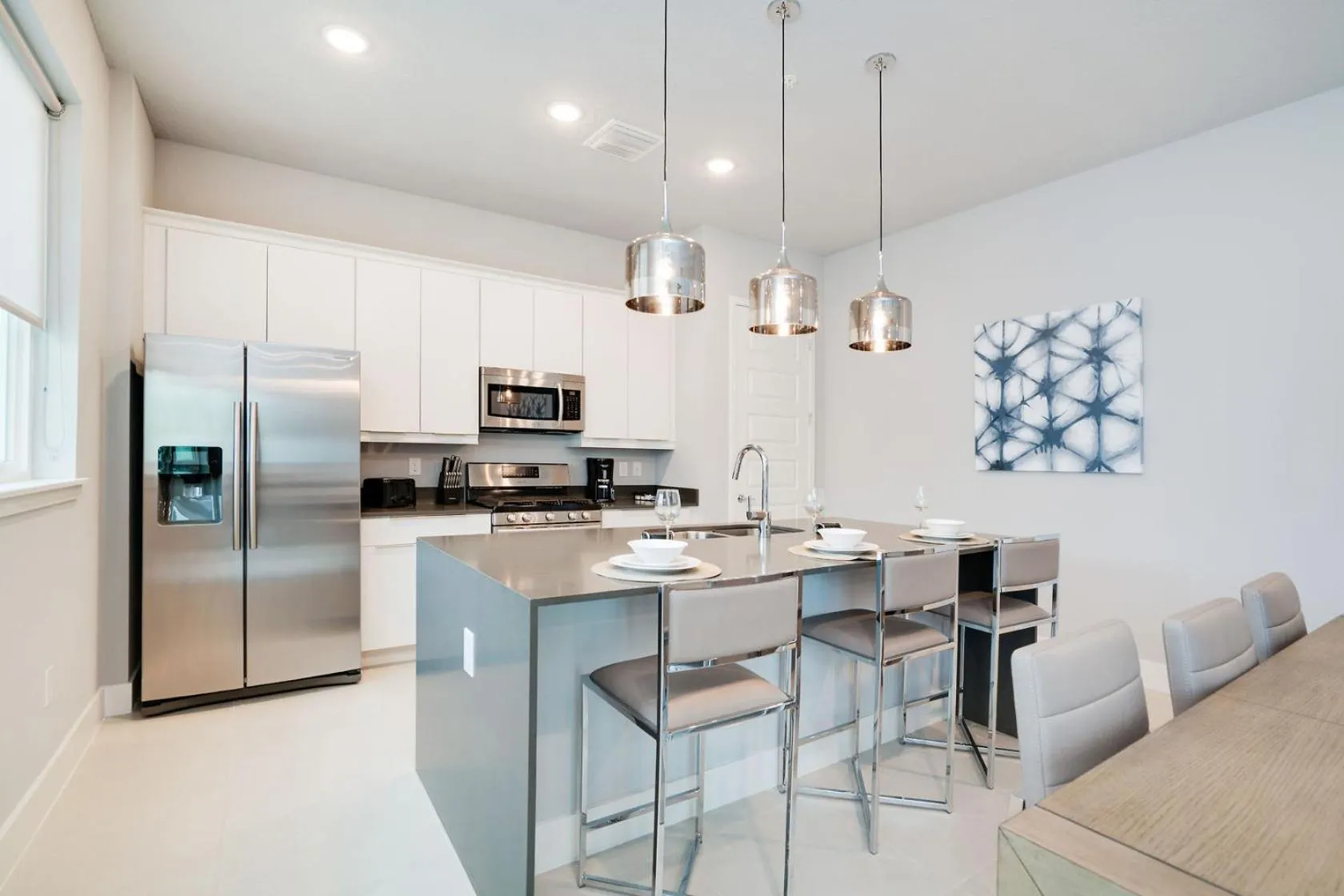 Kitchen or kitchenette in Spectrum Resort Villas Orlando and Waterparks