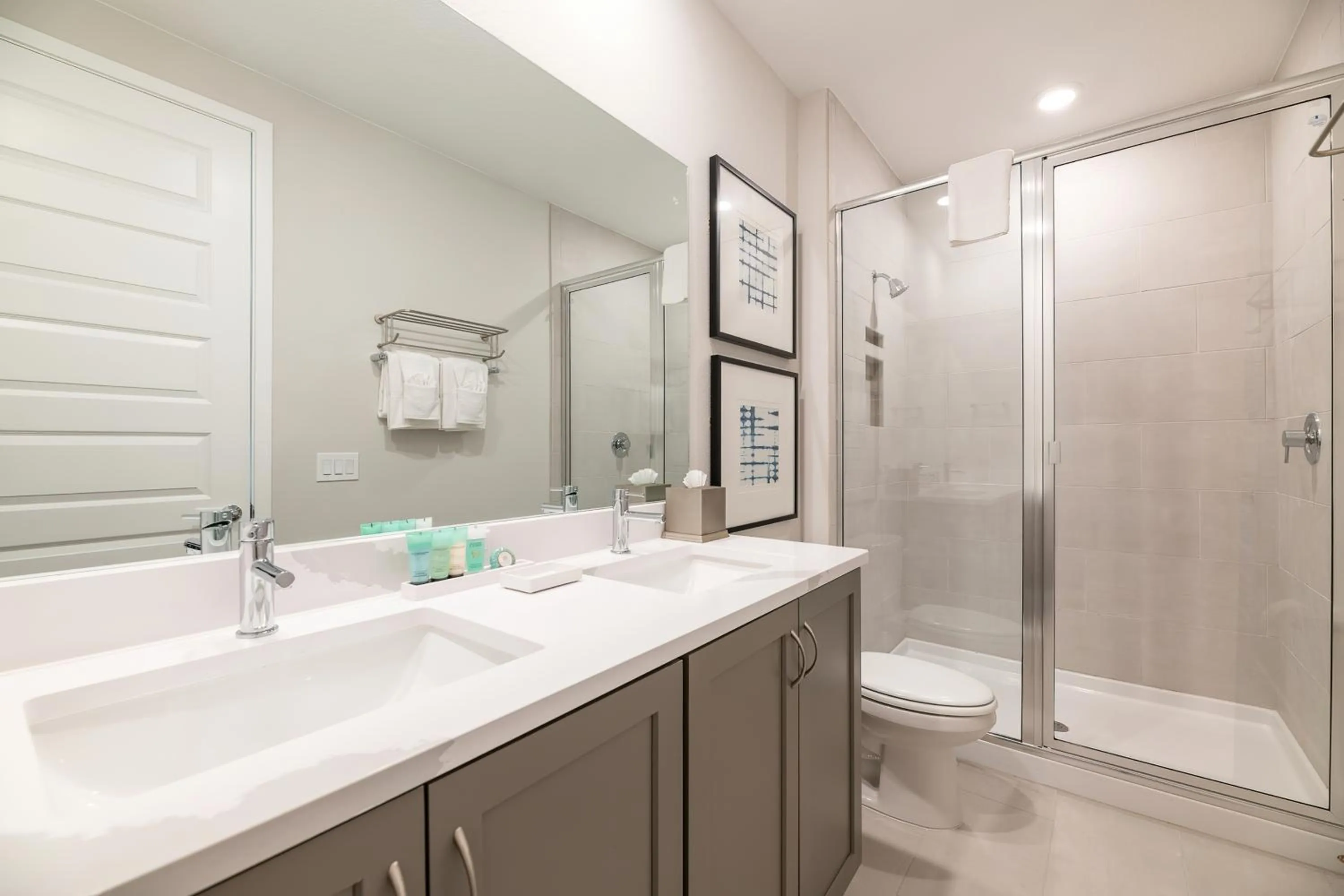 Bathroom in Spectrum Resort Villas Orlando and Waterparks