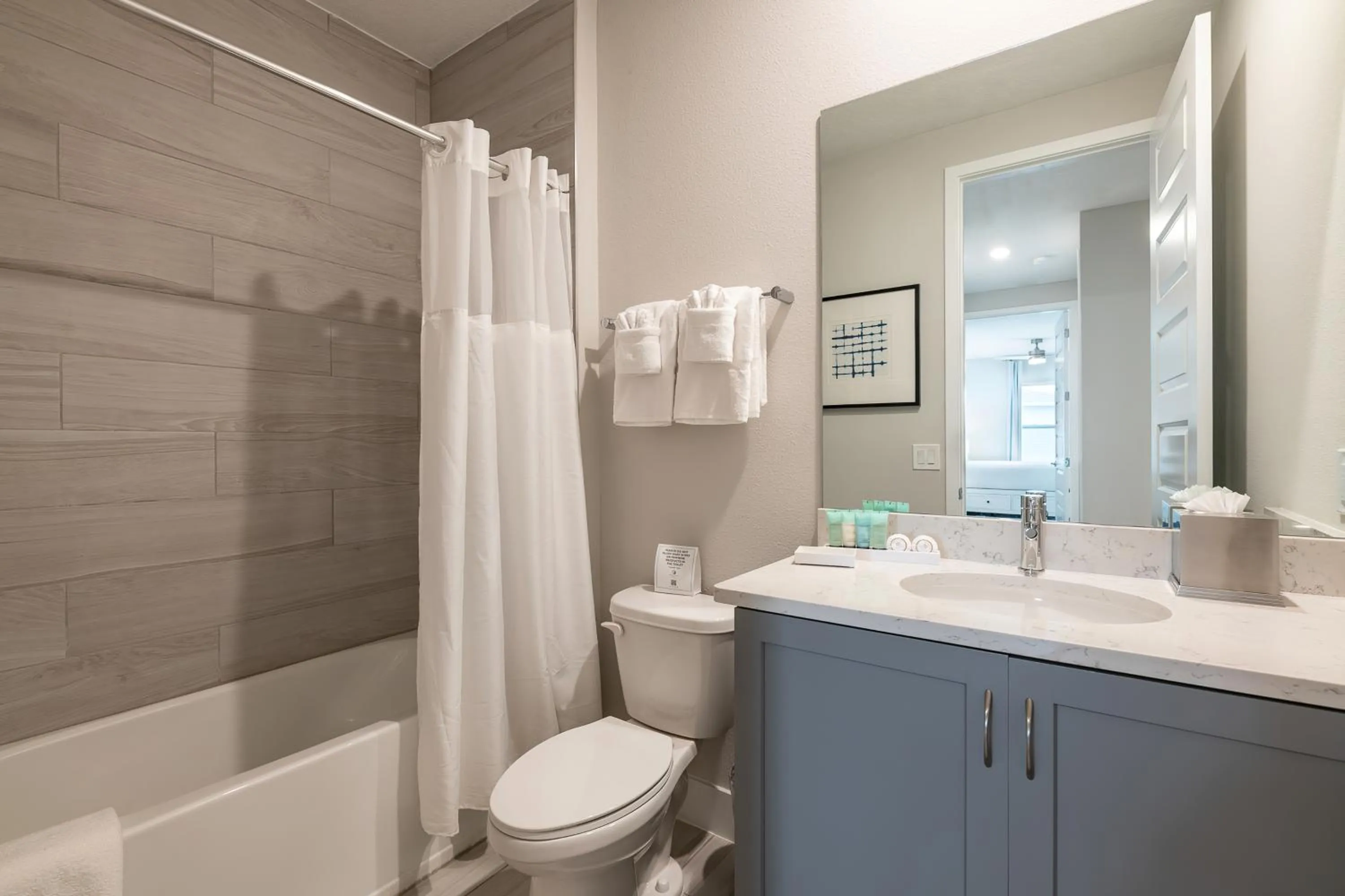 Bathroom in Spectrum Resort Villas Orlando and Waterparks