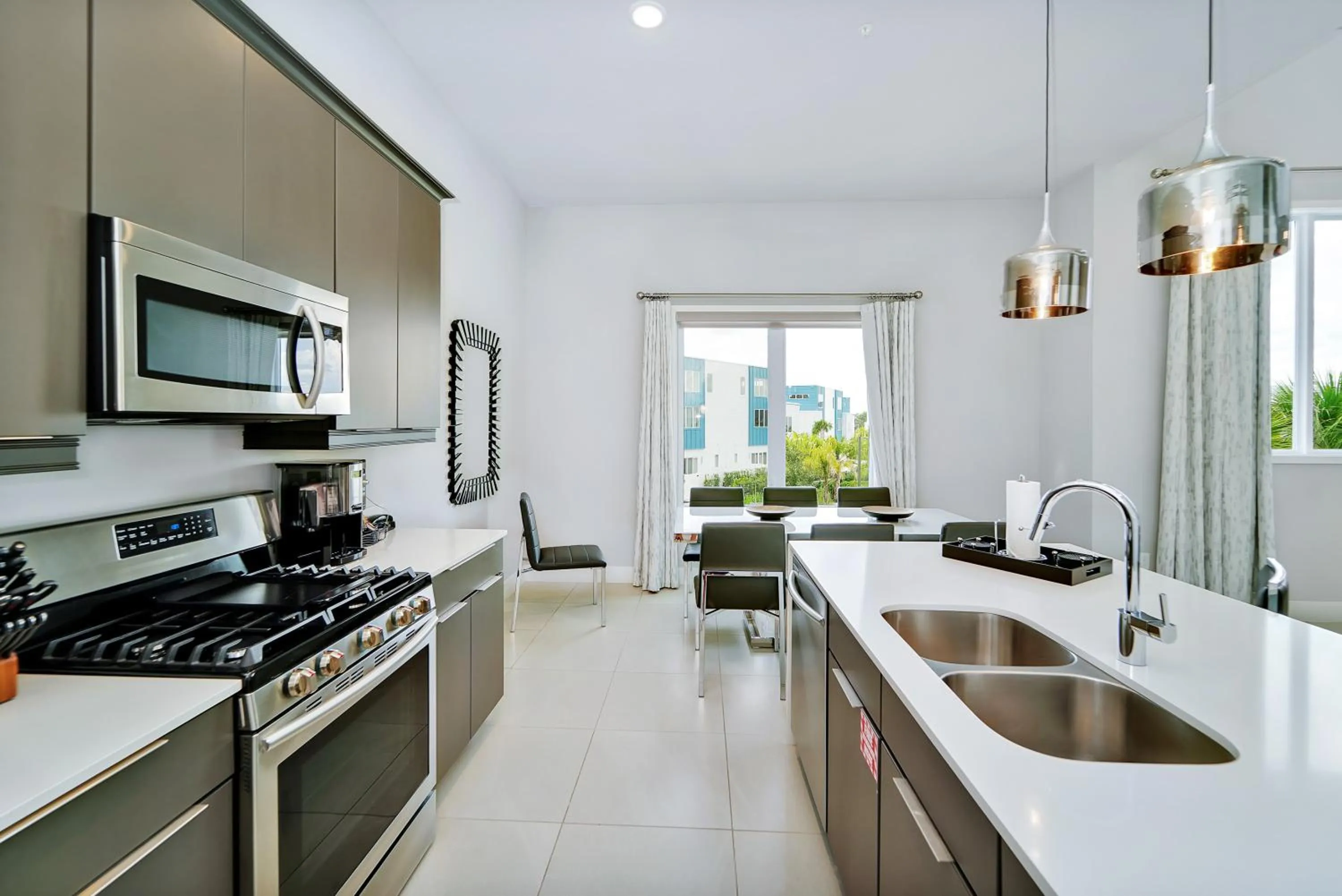 Kitchen or kitchenette in Spectrum Resort Villas Orlando and Waterparks