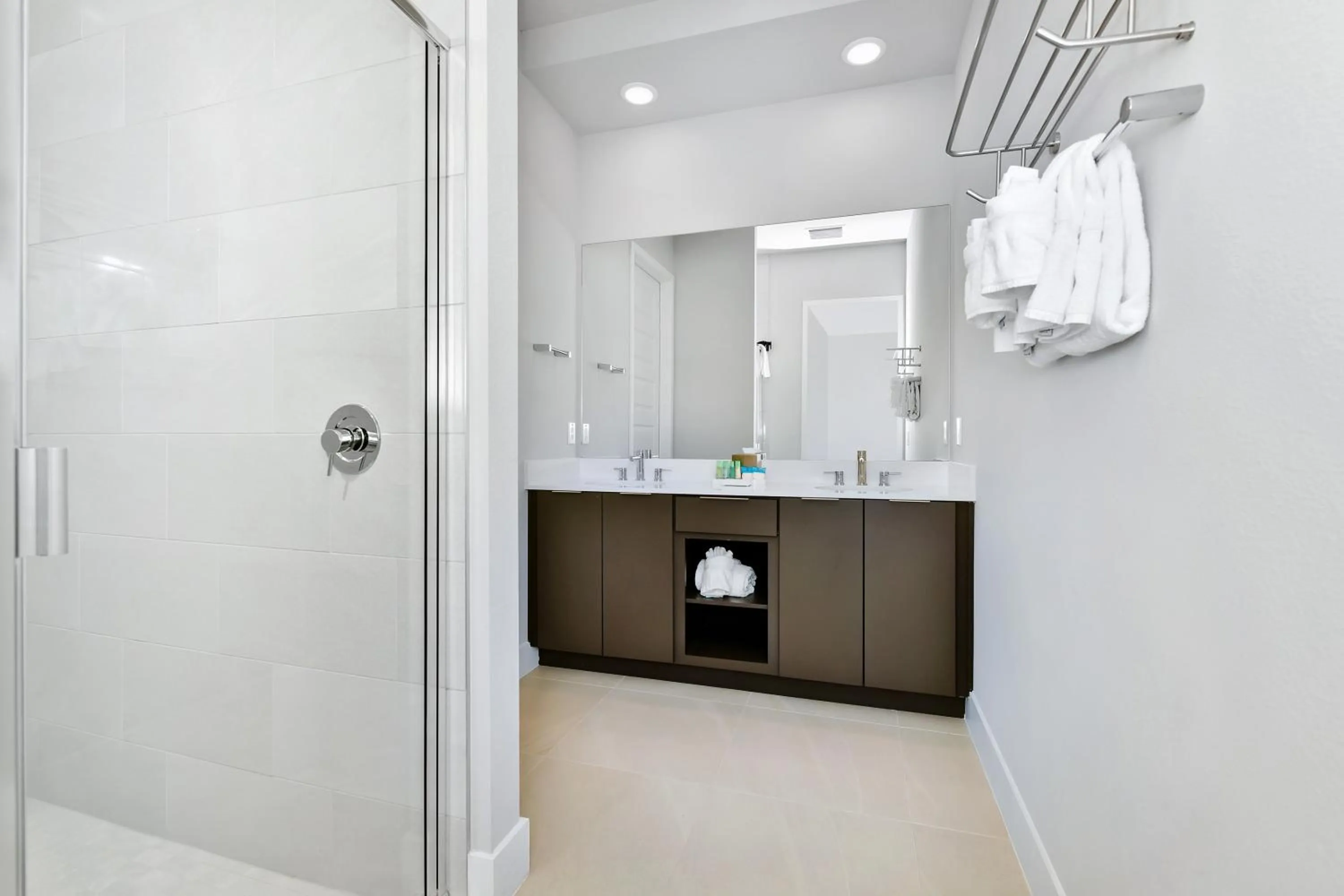 Bathroom in Spectrum Resort Villas Orlando and Waterparks