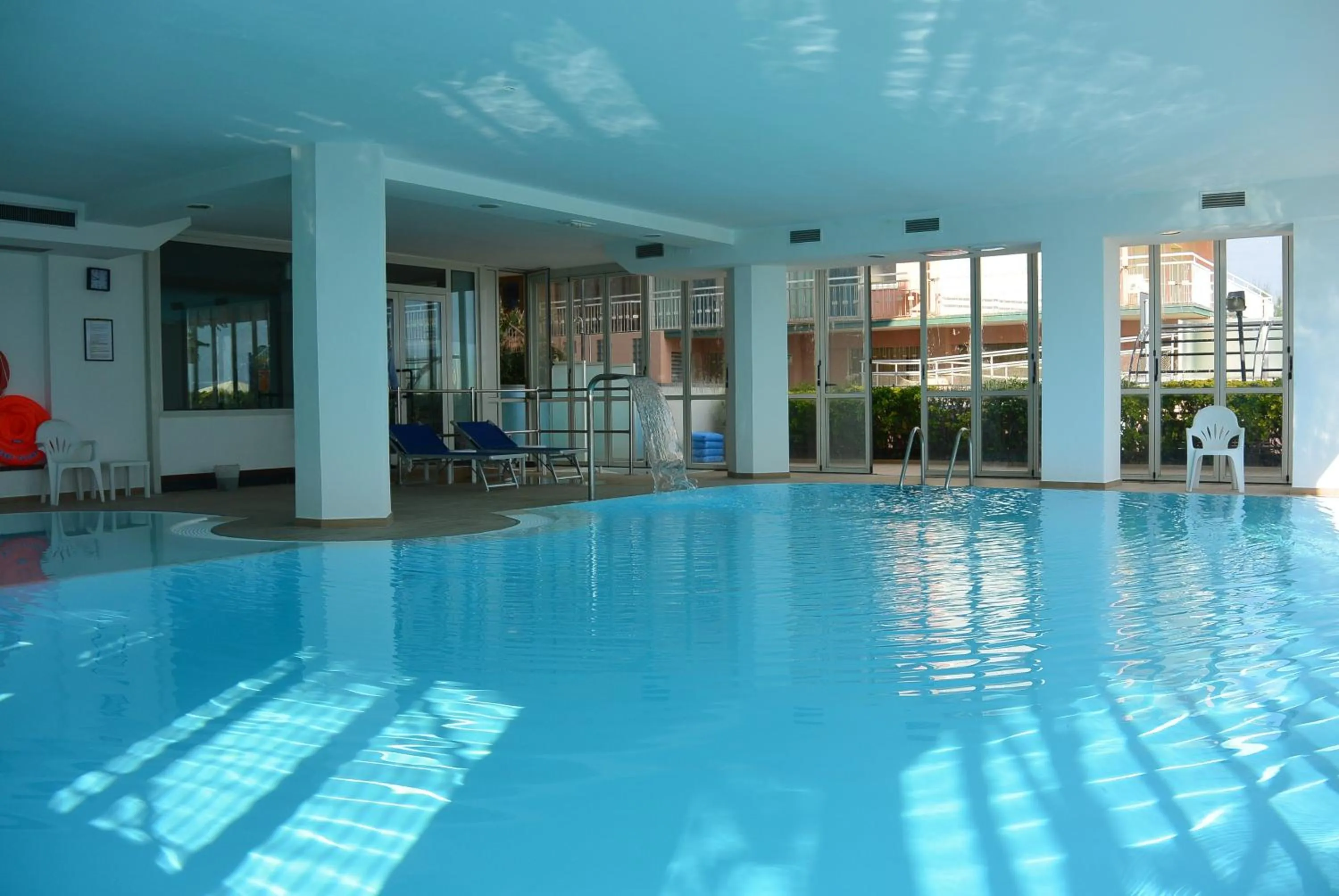 Swimming pool in Hotel Negresco